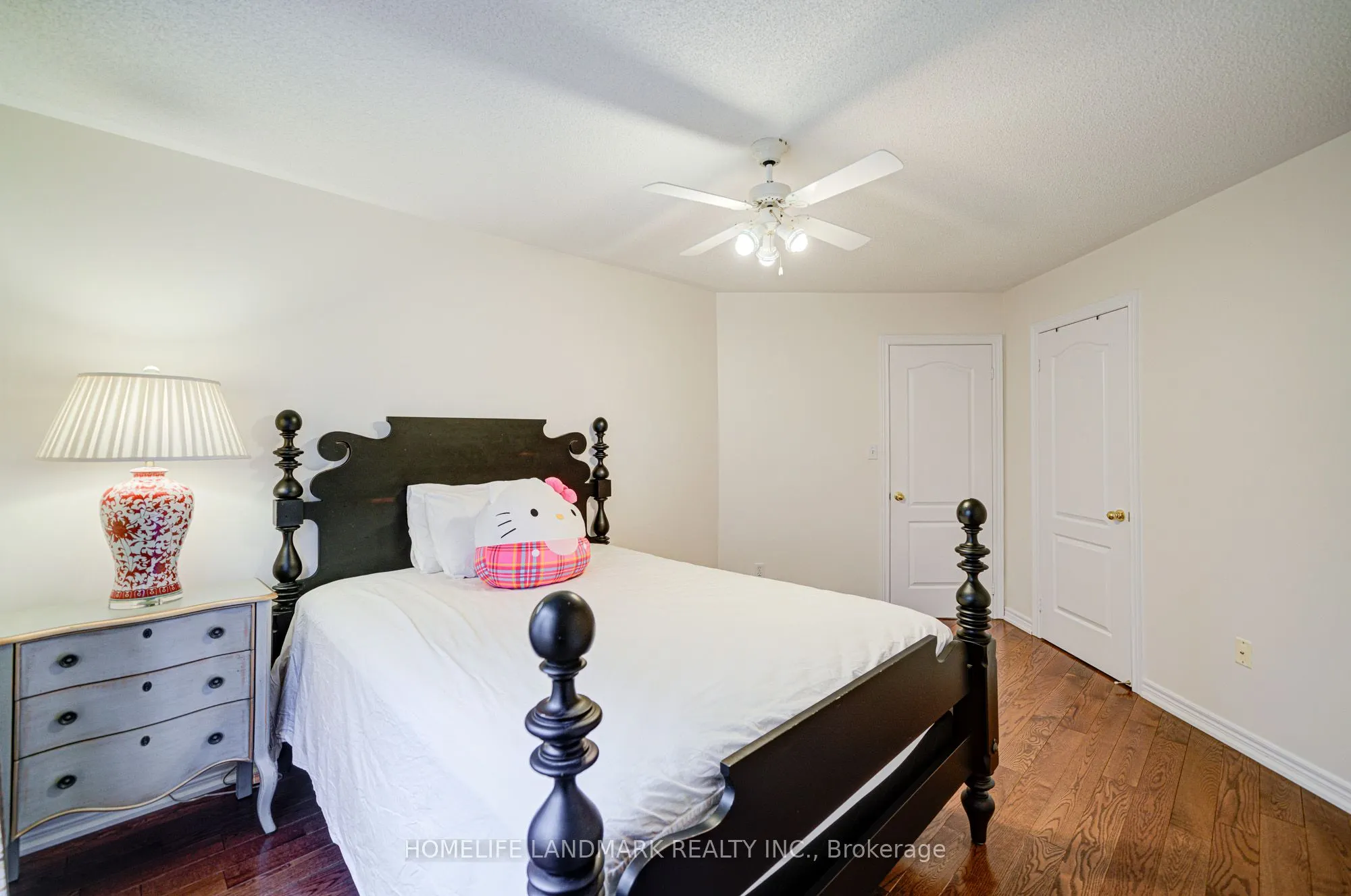 1388 Pinery Crescent