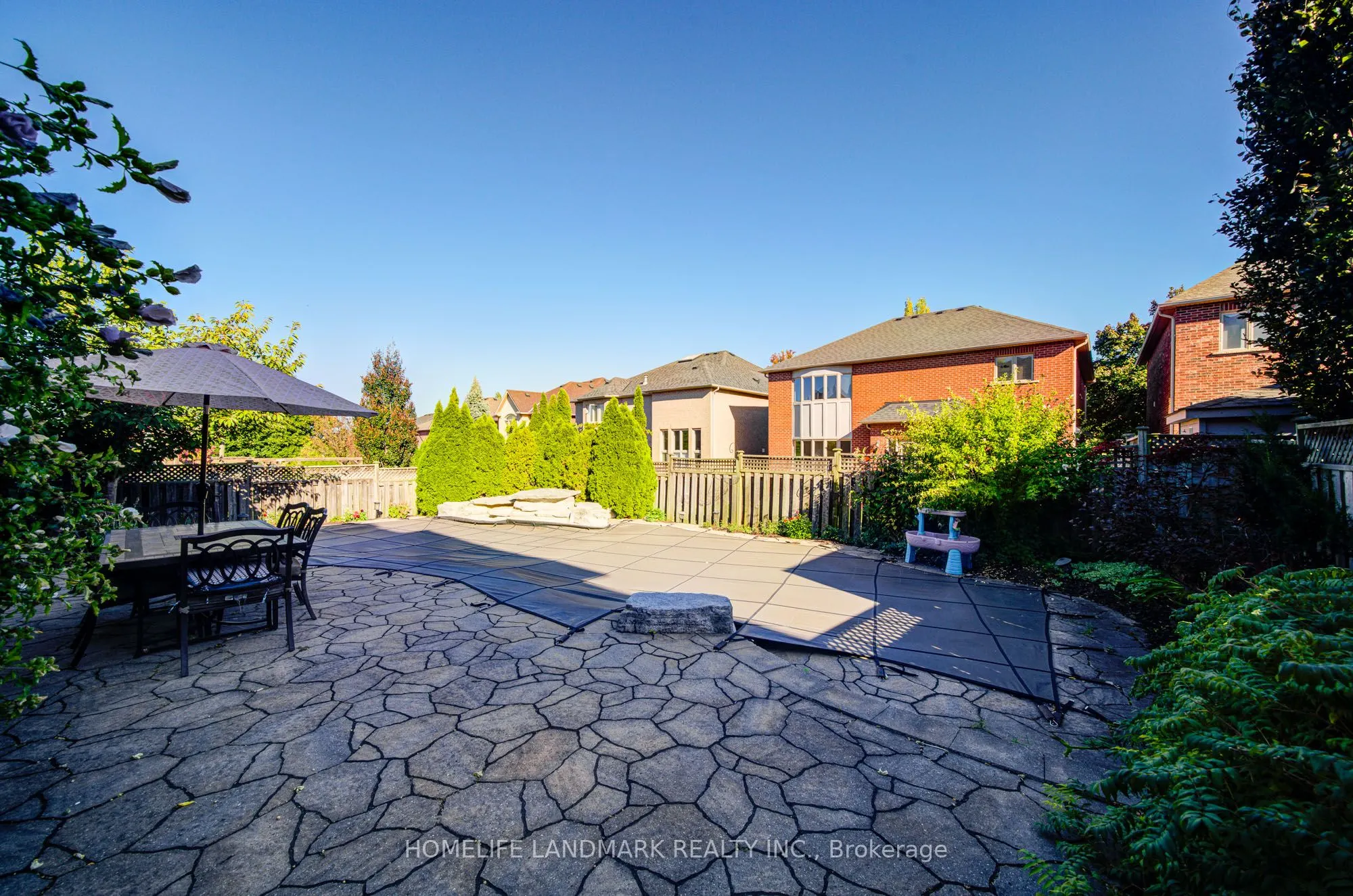 1388 Pinery Crescent