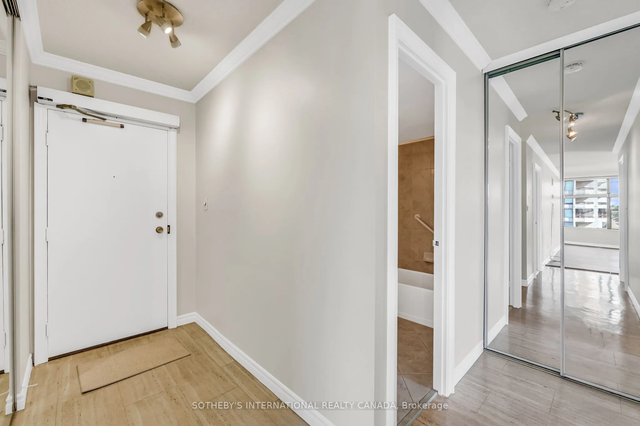 50 Quebec Avenue, #508
