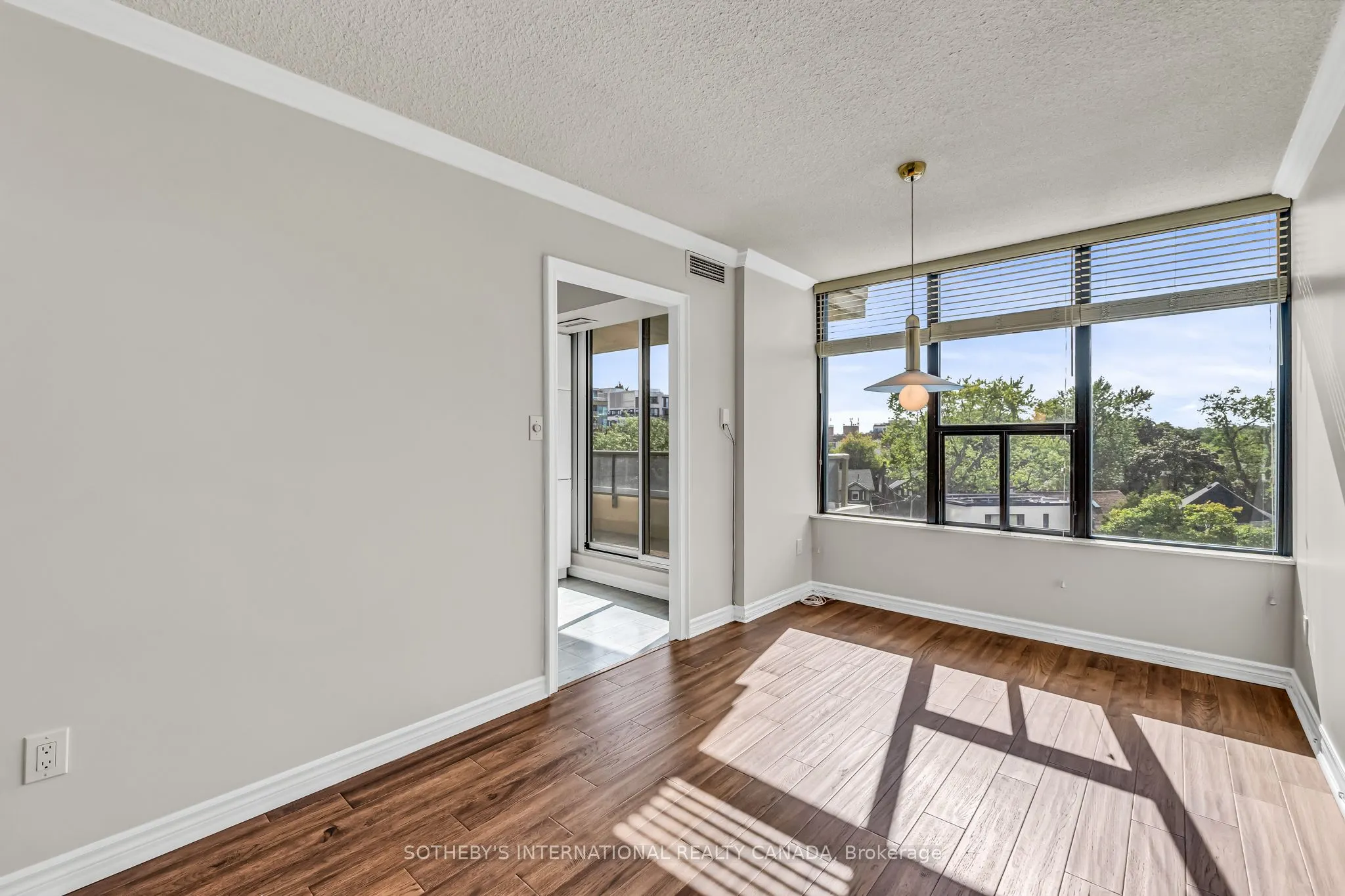 50 Quebec Avenue, #508