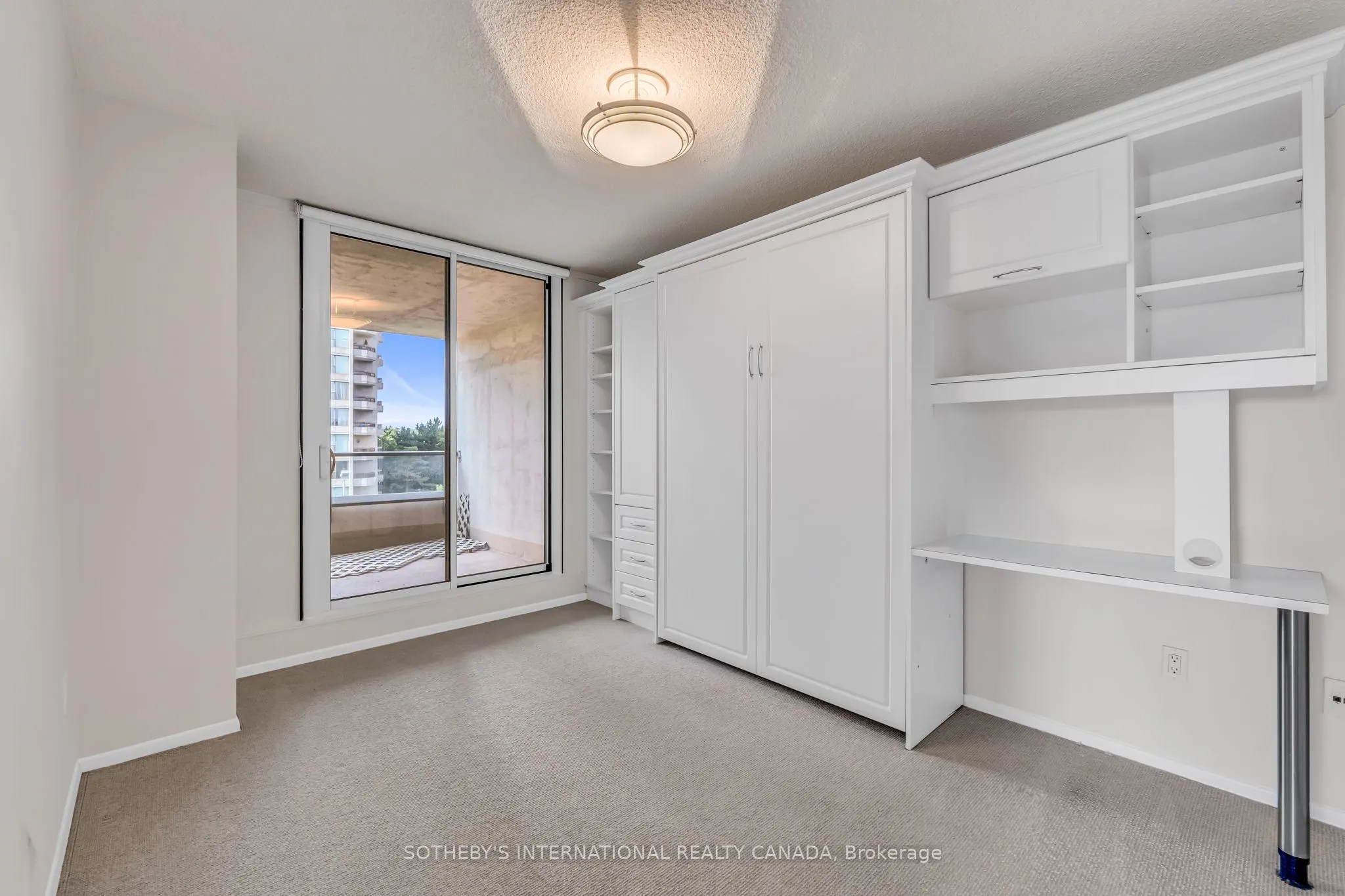 50 Quebec Avenue, #508