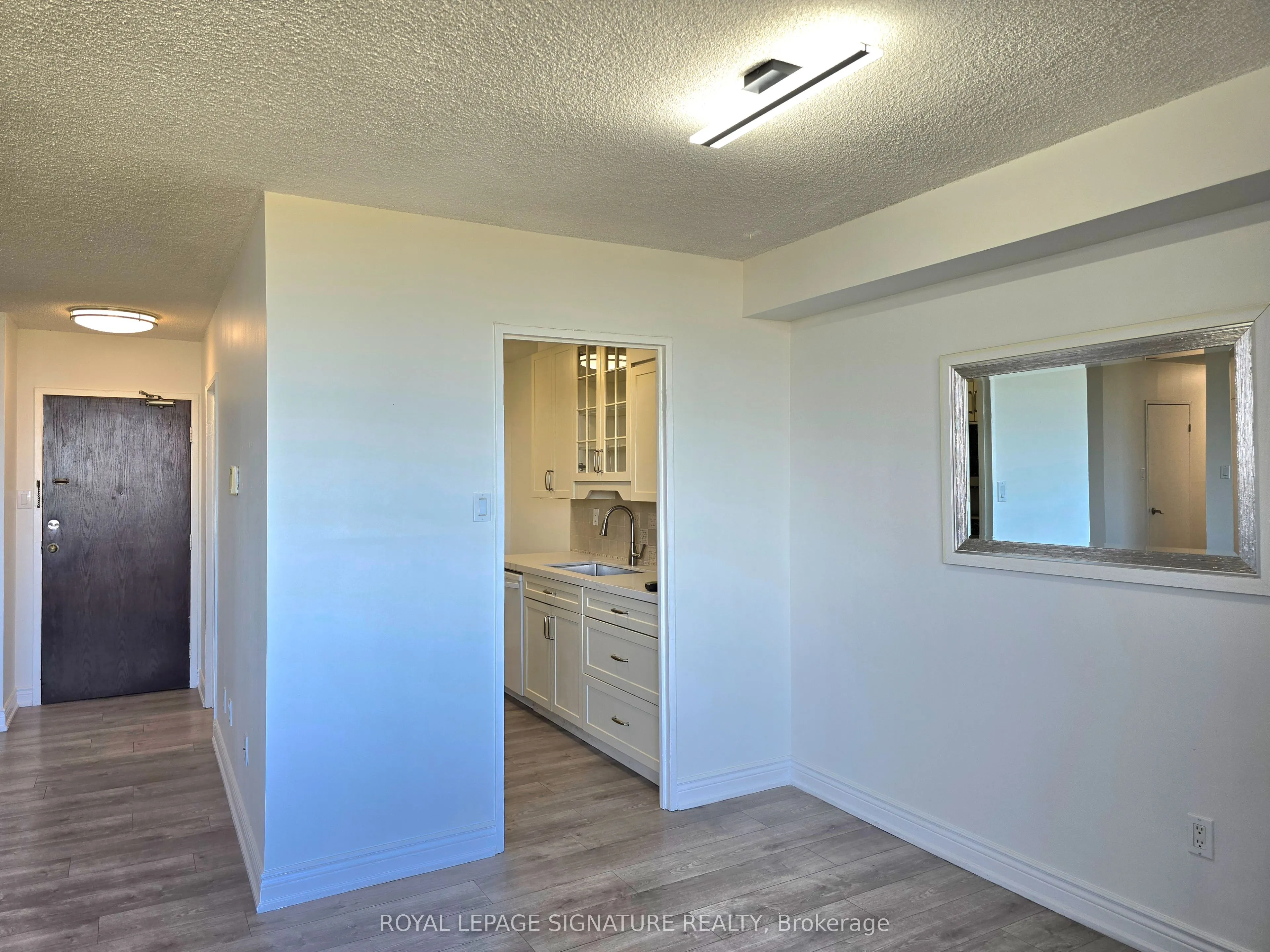 2929 Aquitaine Avenue, #902