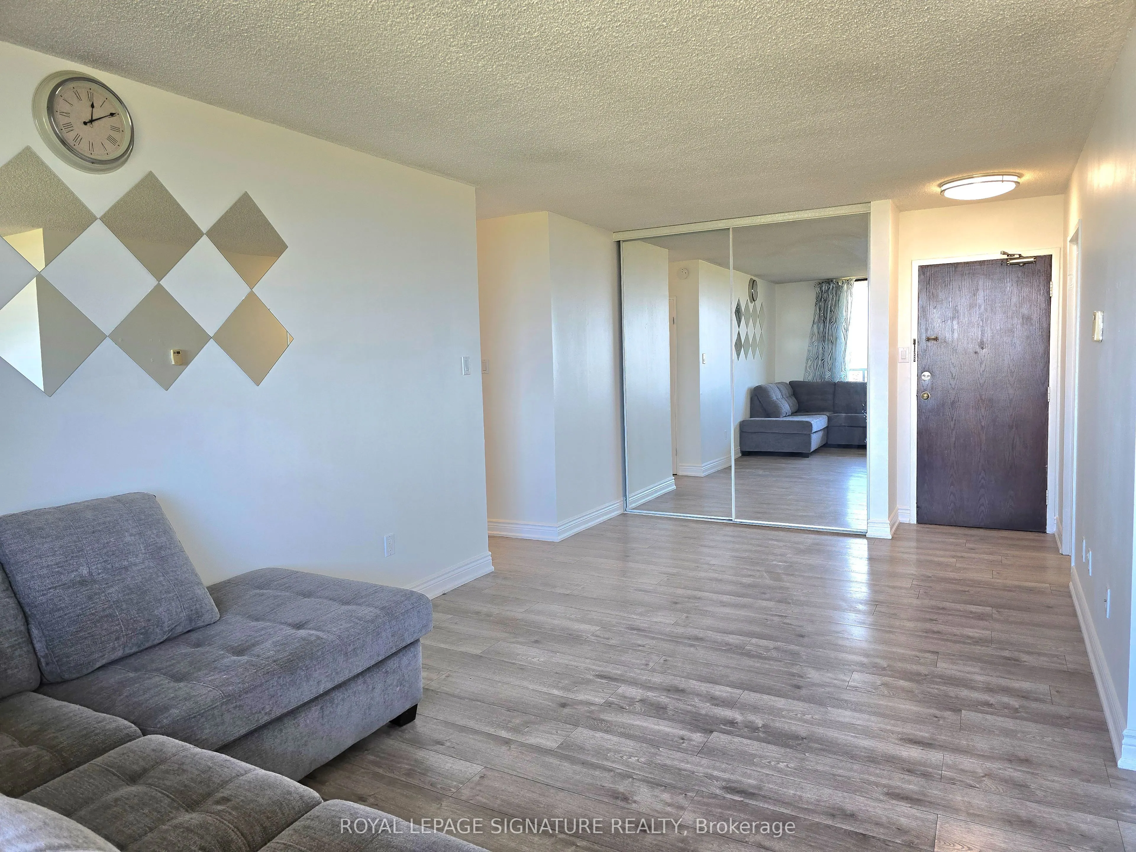 2929 Aquitaine Avenue, #902