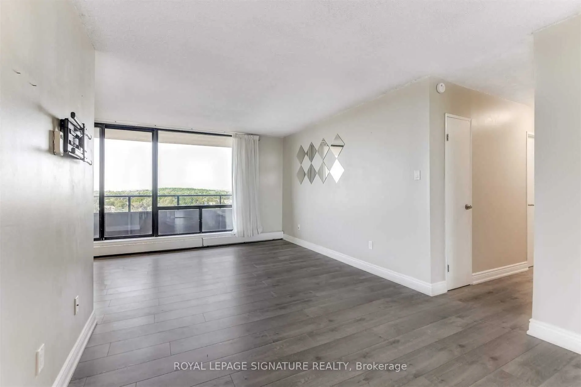 2929 Aquitaine Avenue, #902