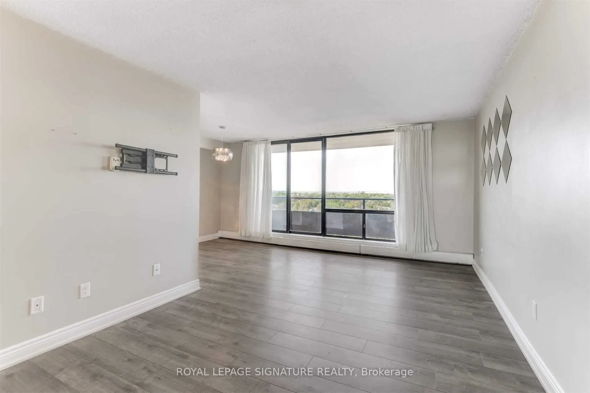 2929 Aquitaine Avenue, #902