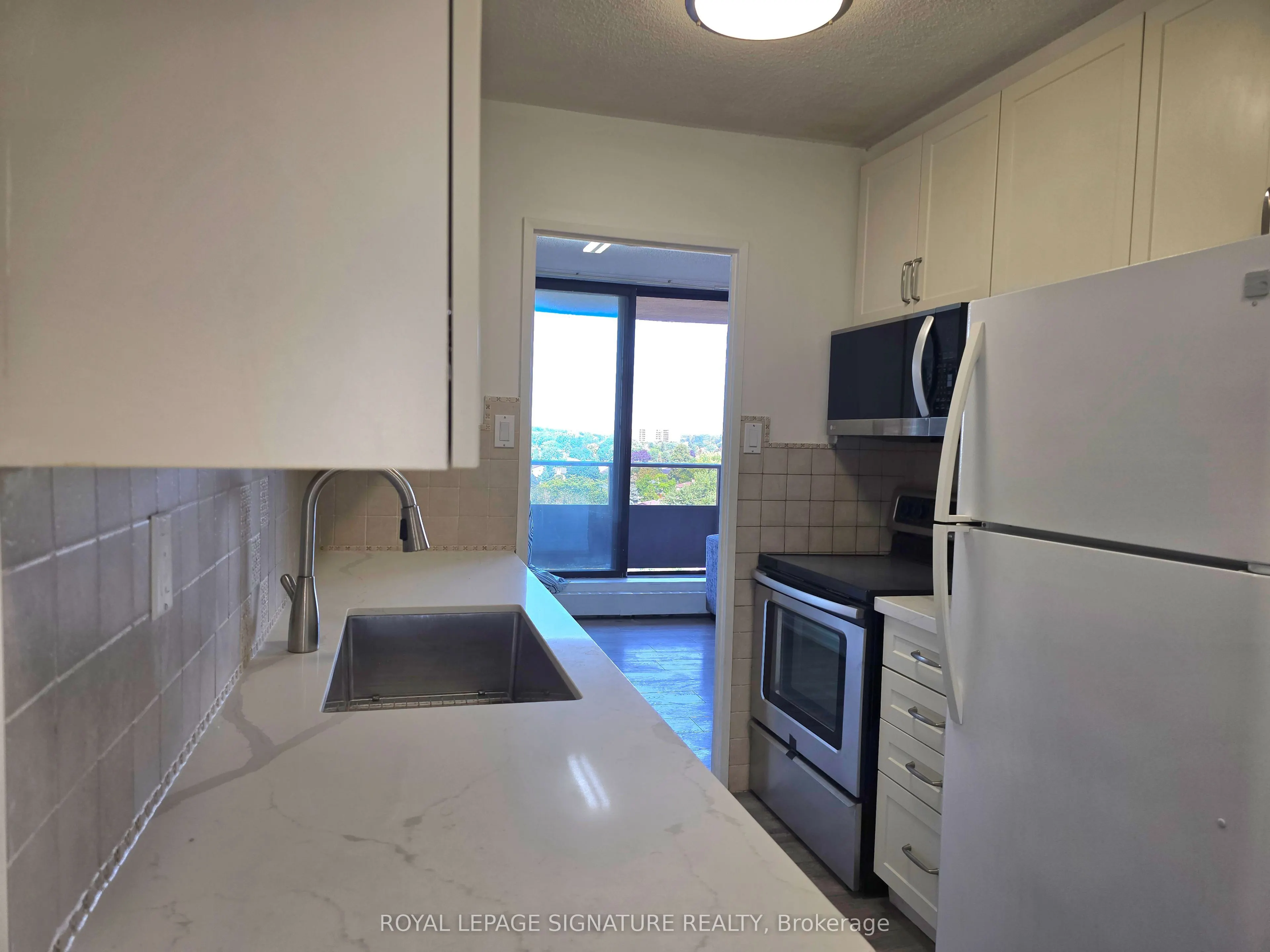 2929 AQUITAINE Avenue, #902