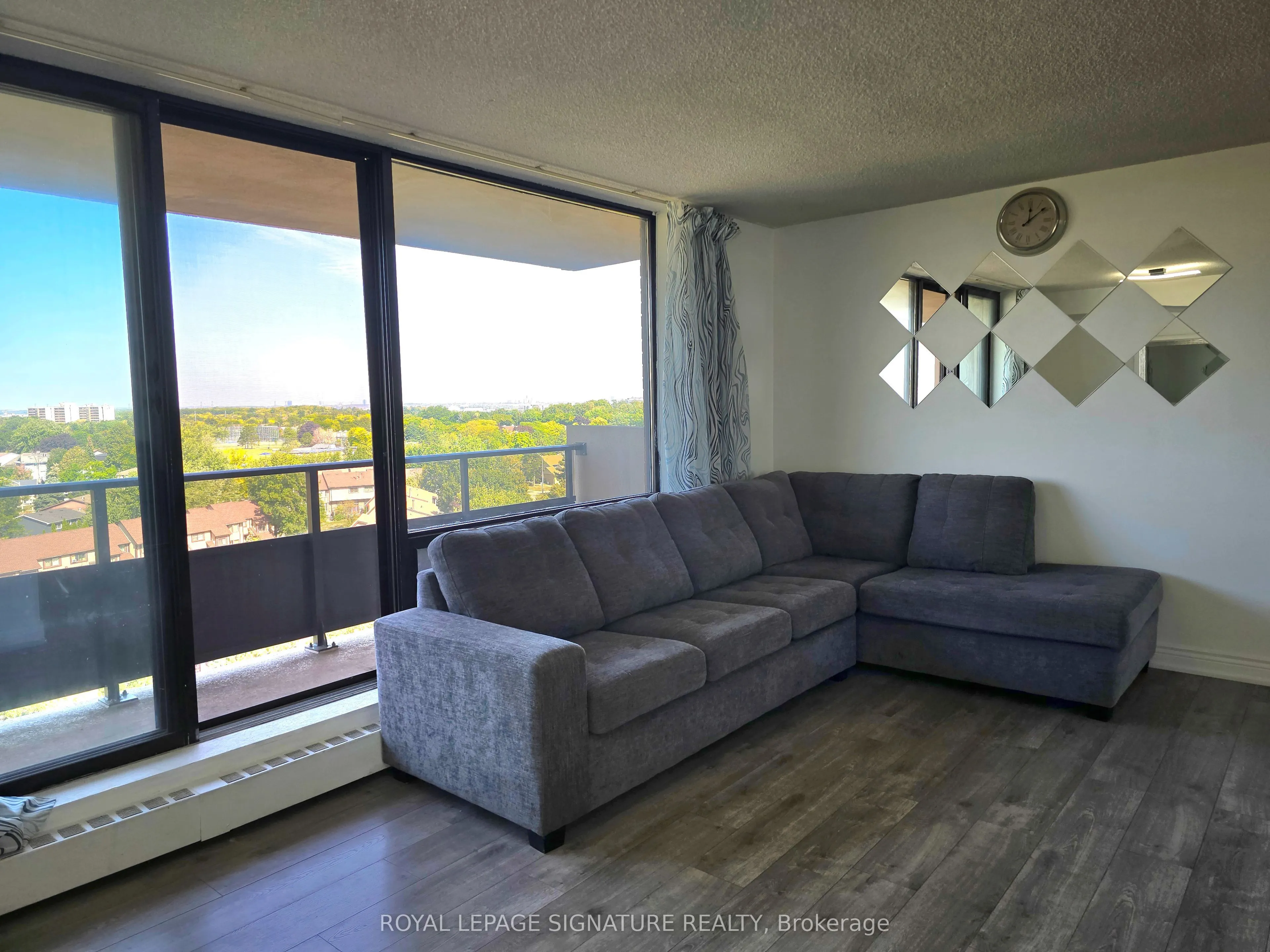 2929 AQUITAINE Avenue, #902