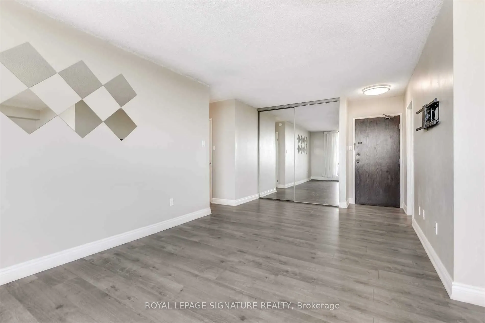 2929 AQUITAINE Avenue, #902