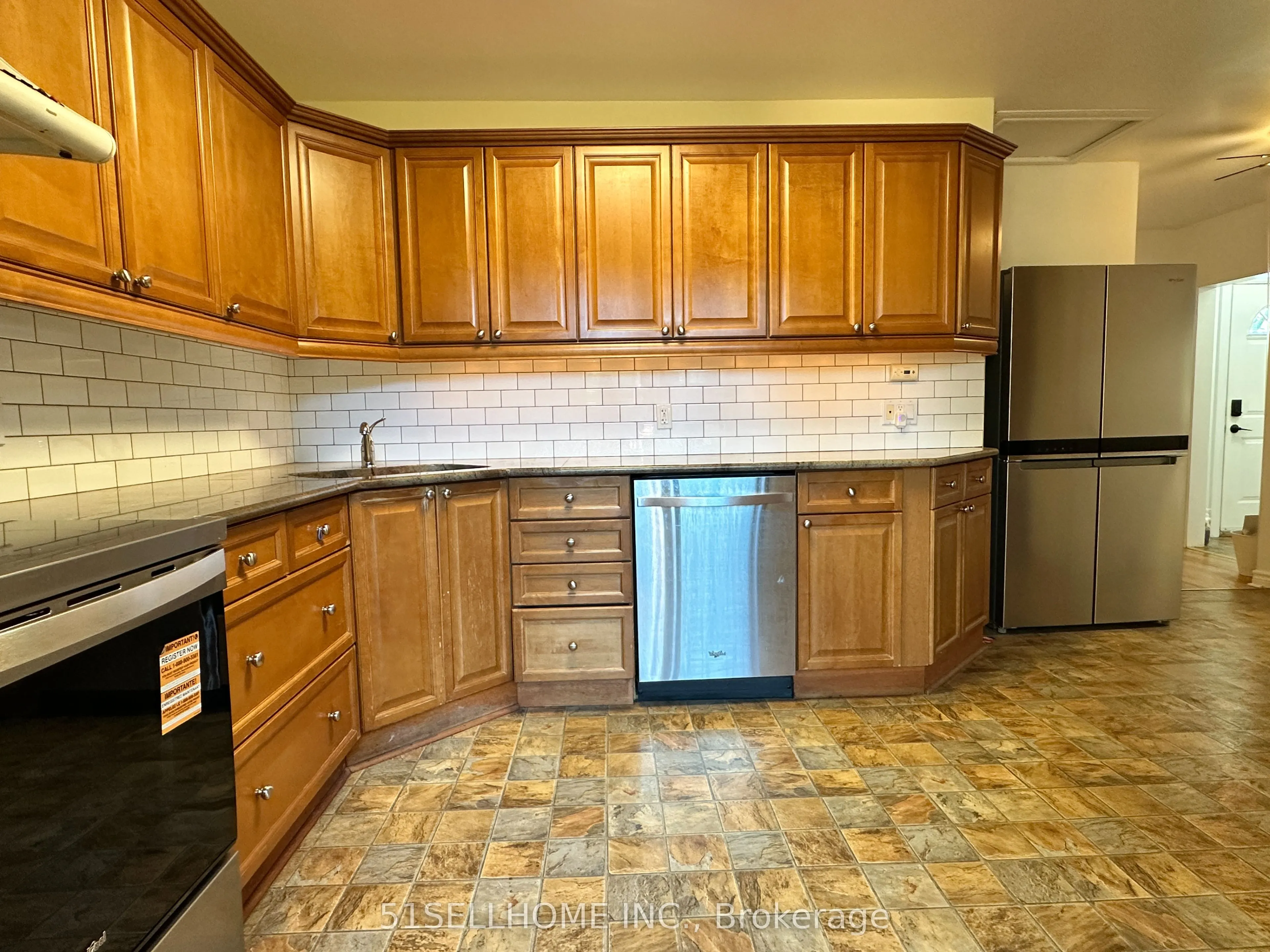 1349 Sedgewick Crescent
