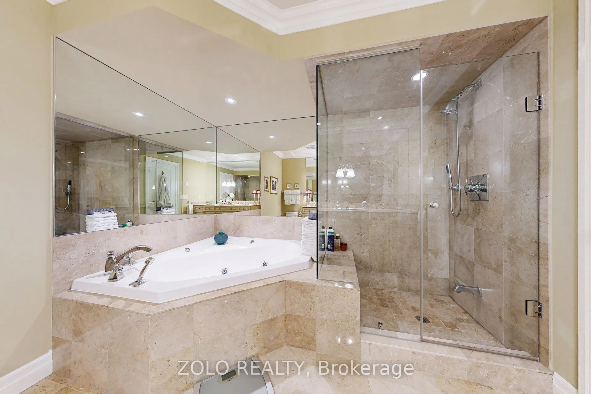 2372 Marine Drive, #4