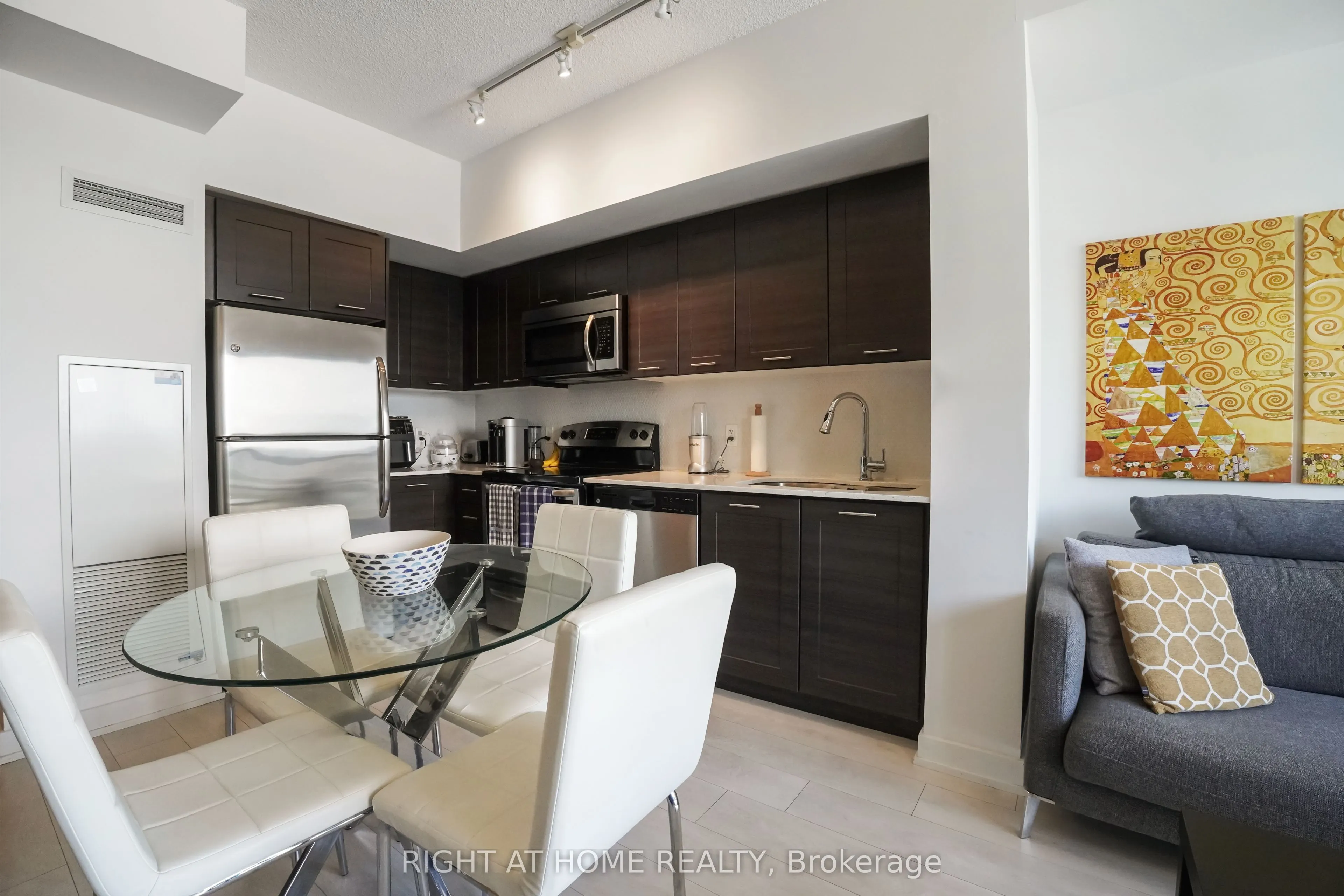2220 Lakeshore Boulevard W, #3106