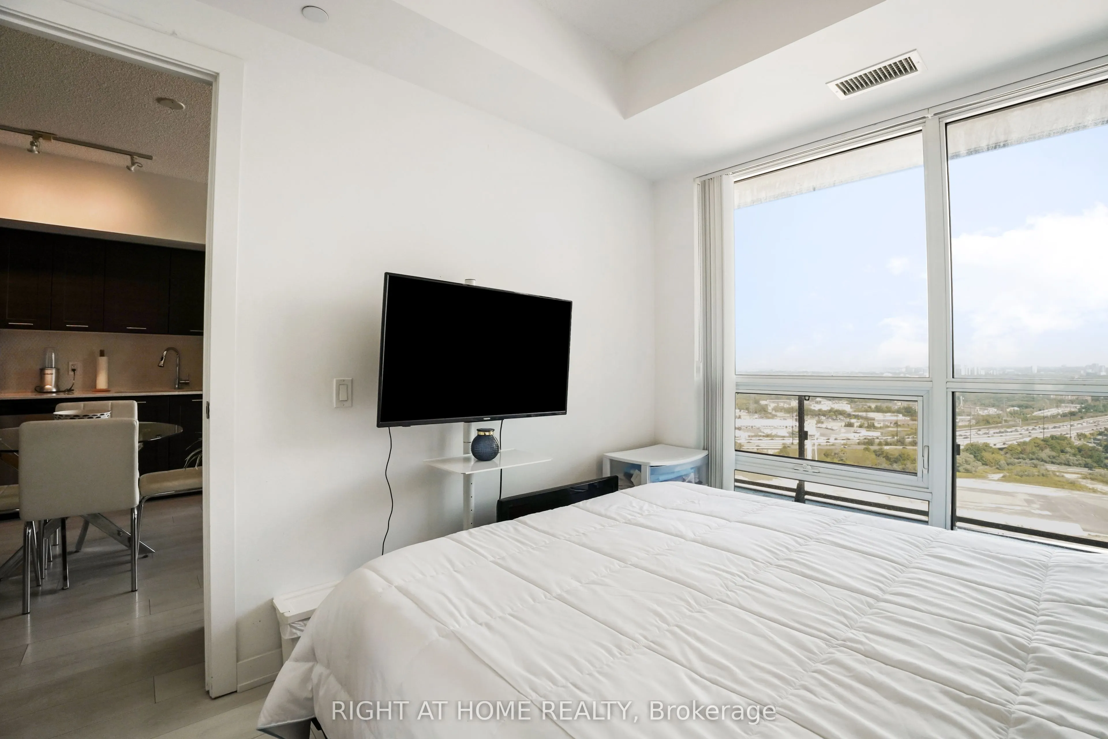 2220 Lakeshore Boulevard W, #3106