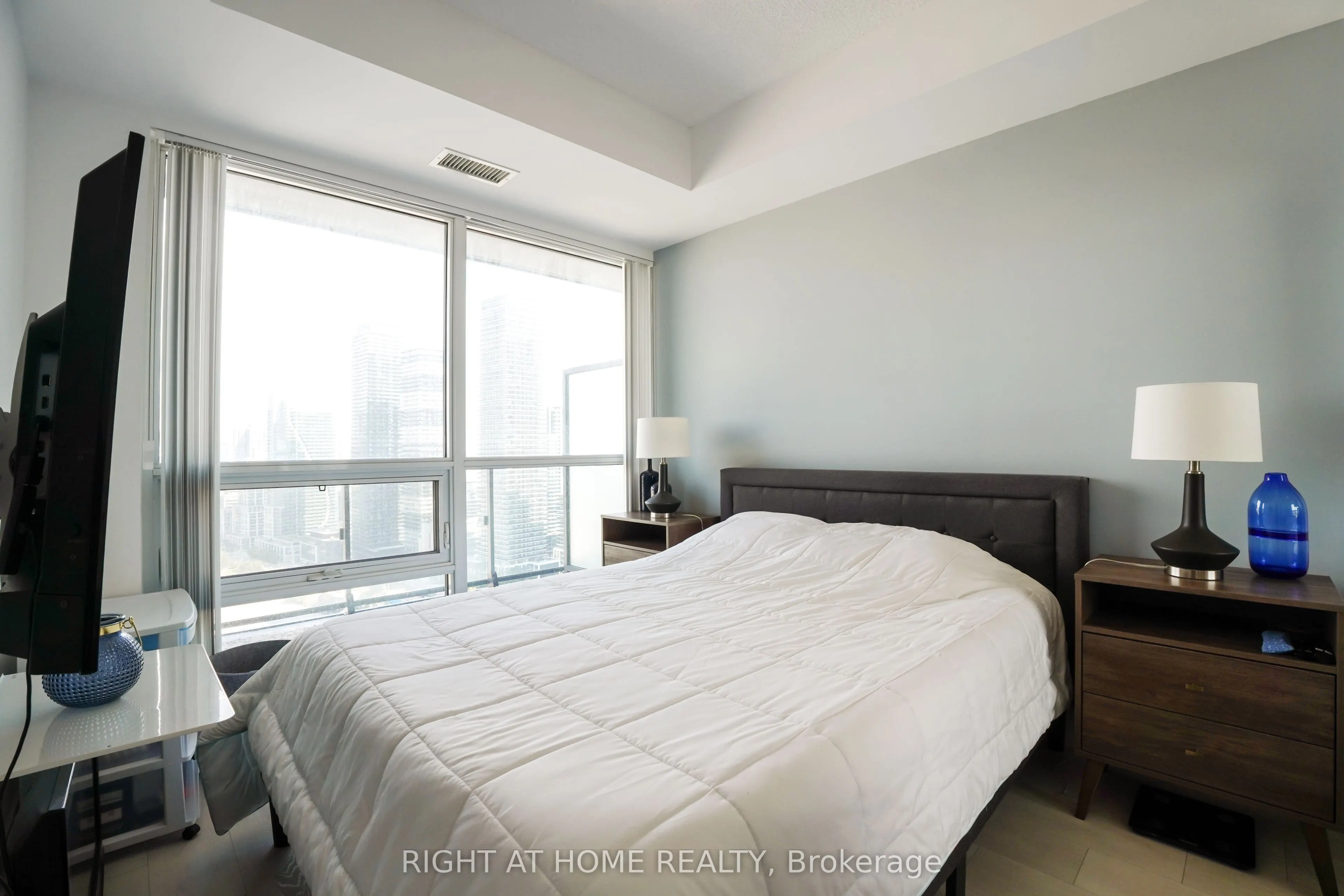 2220 Lakeshore Boulevard W, #3106