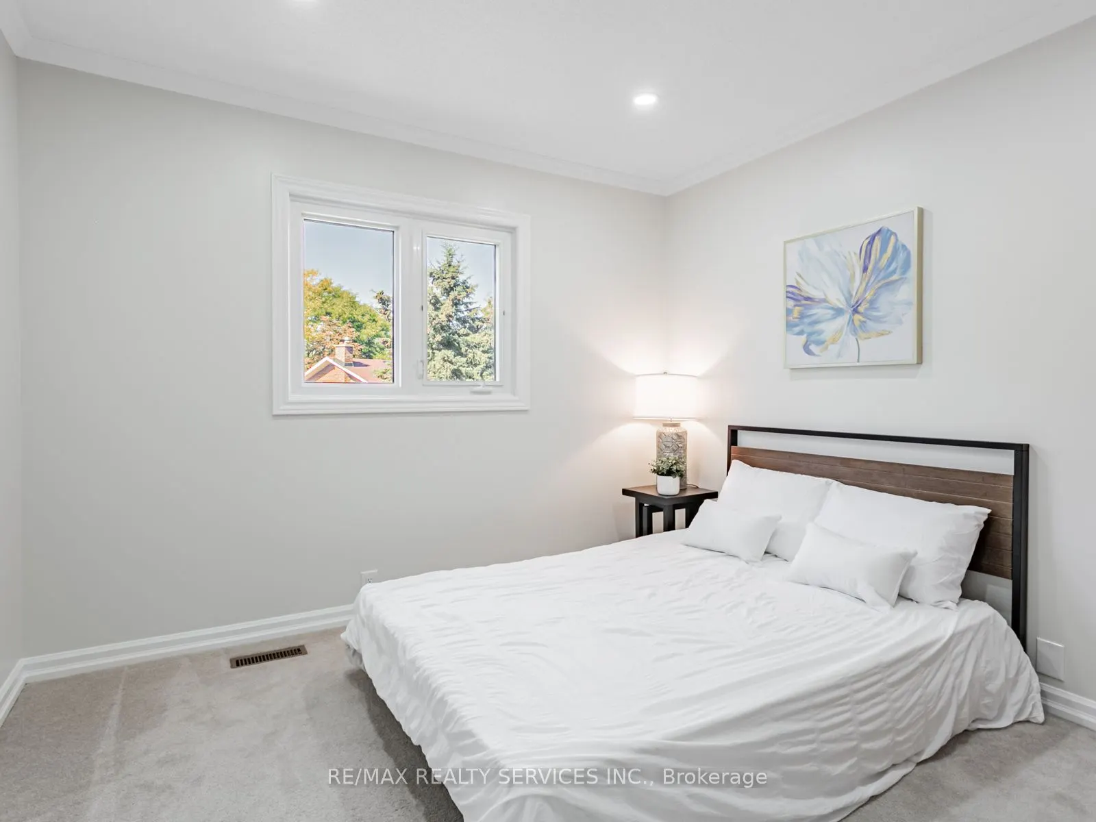 16 Marchmount Crescent