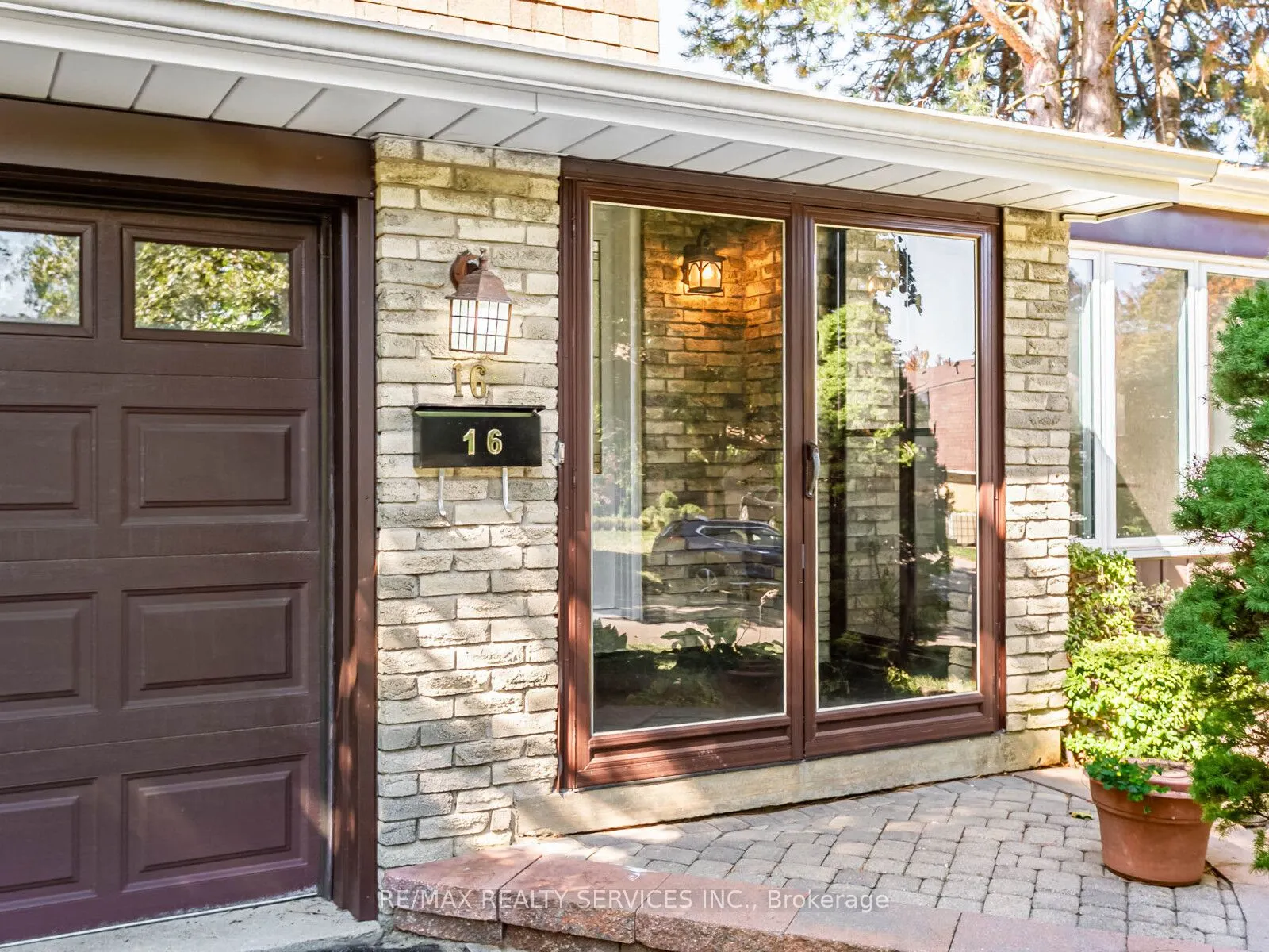 16 Marchmount Crescent