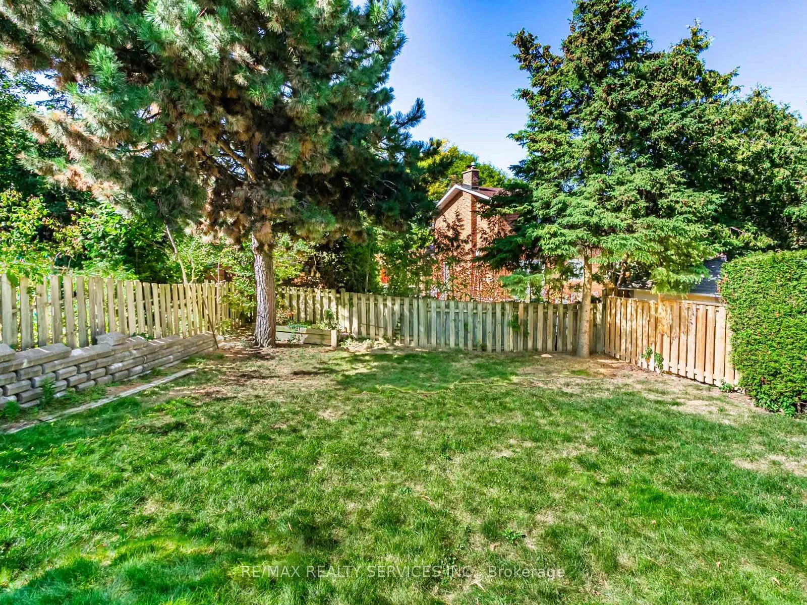 16 Marchmount Crescent