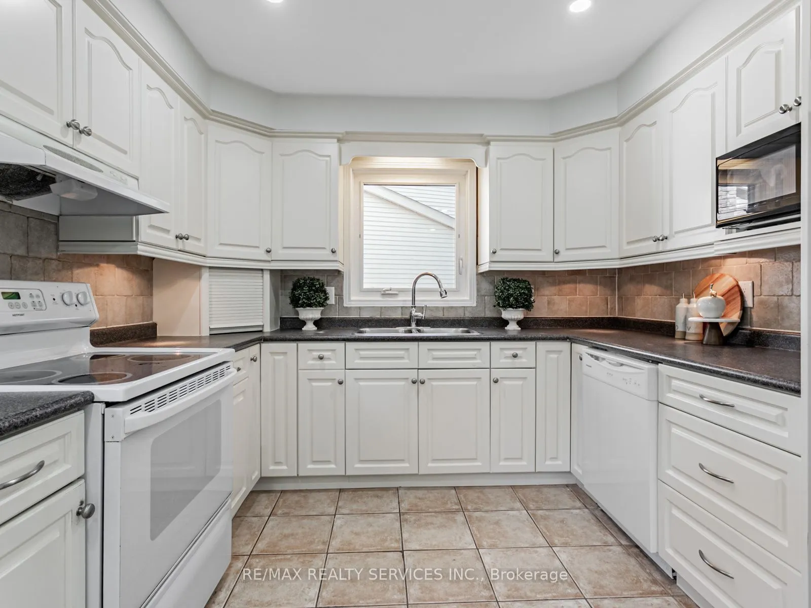 16 Marchmount Crescent