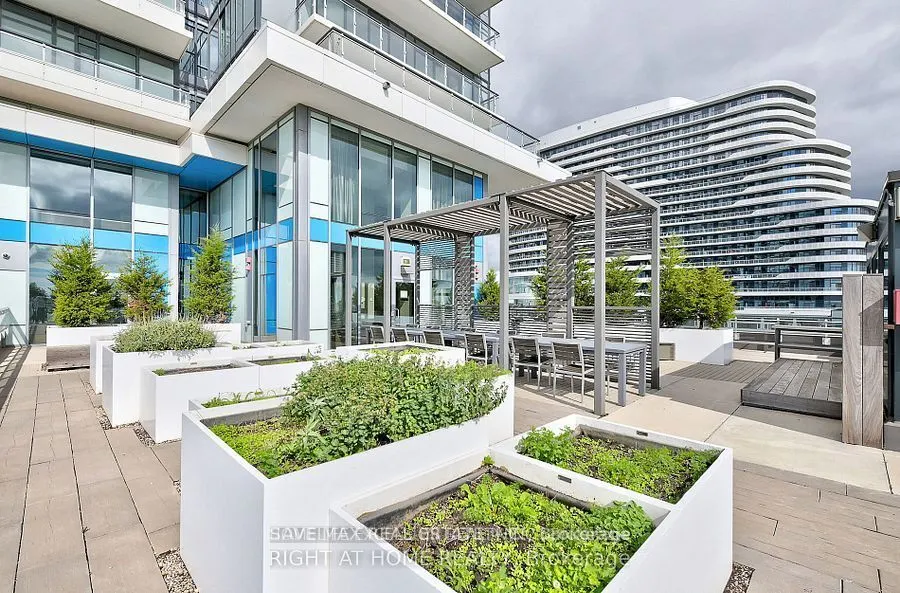 2560 Eglinton Avenue W, #1309