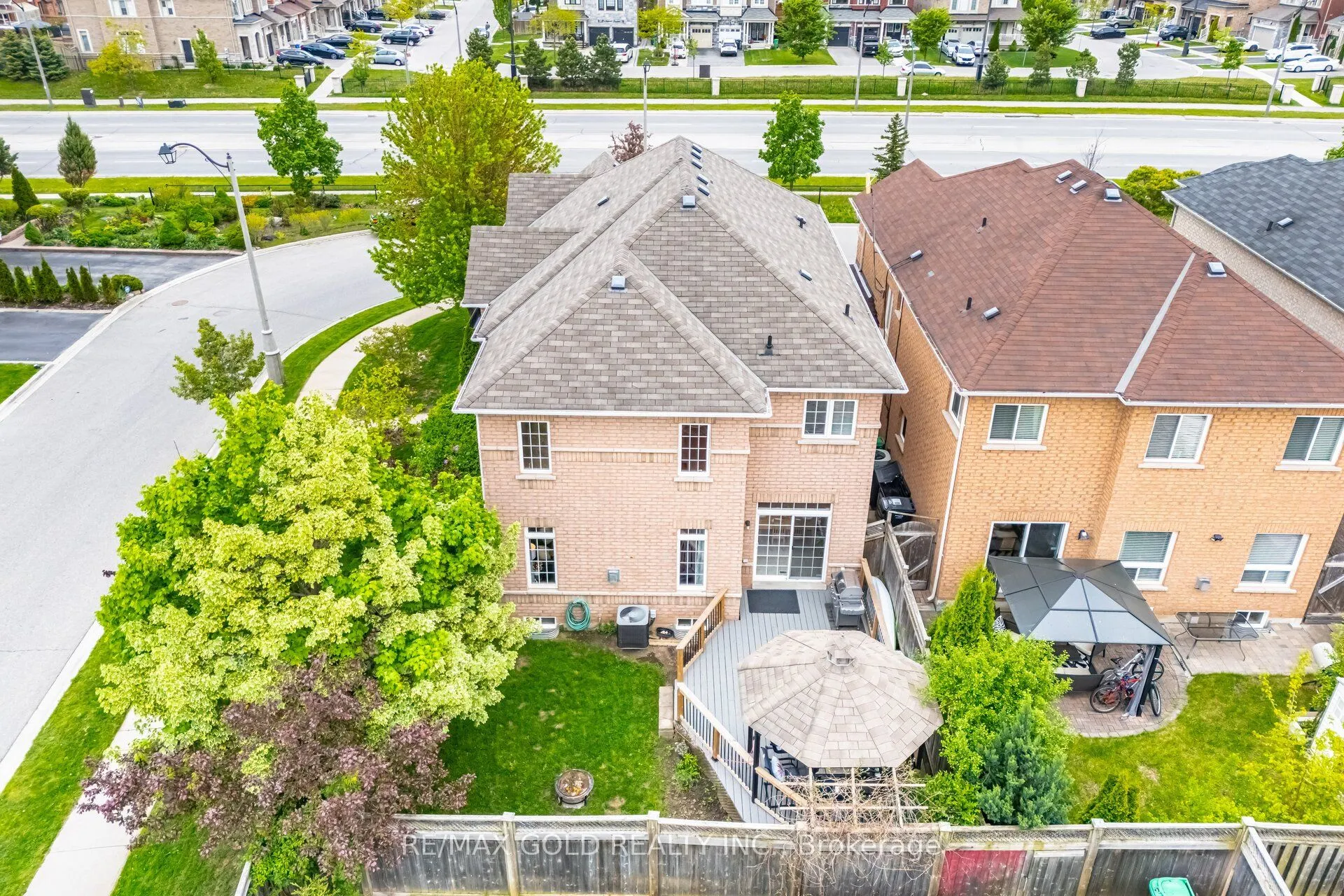 16 Larkberry Road