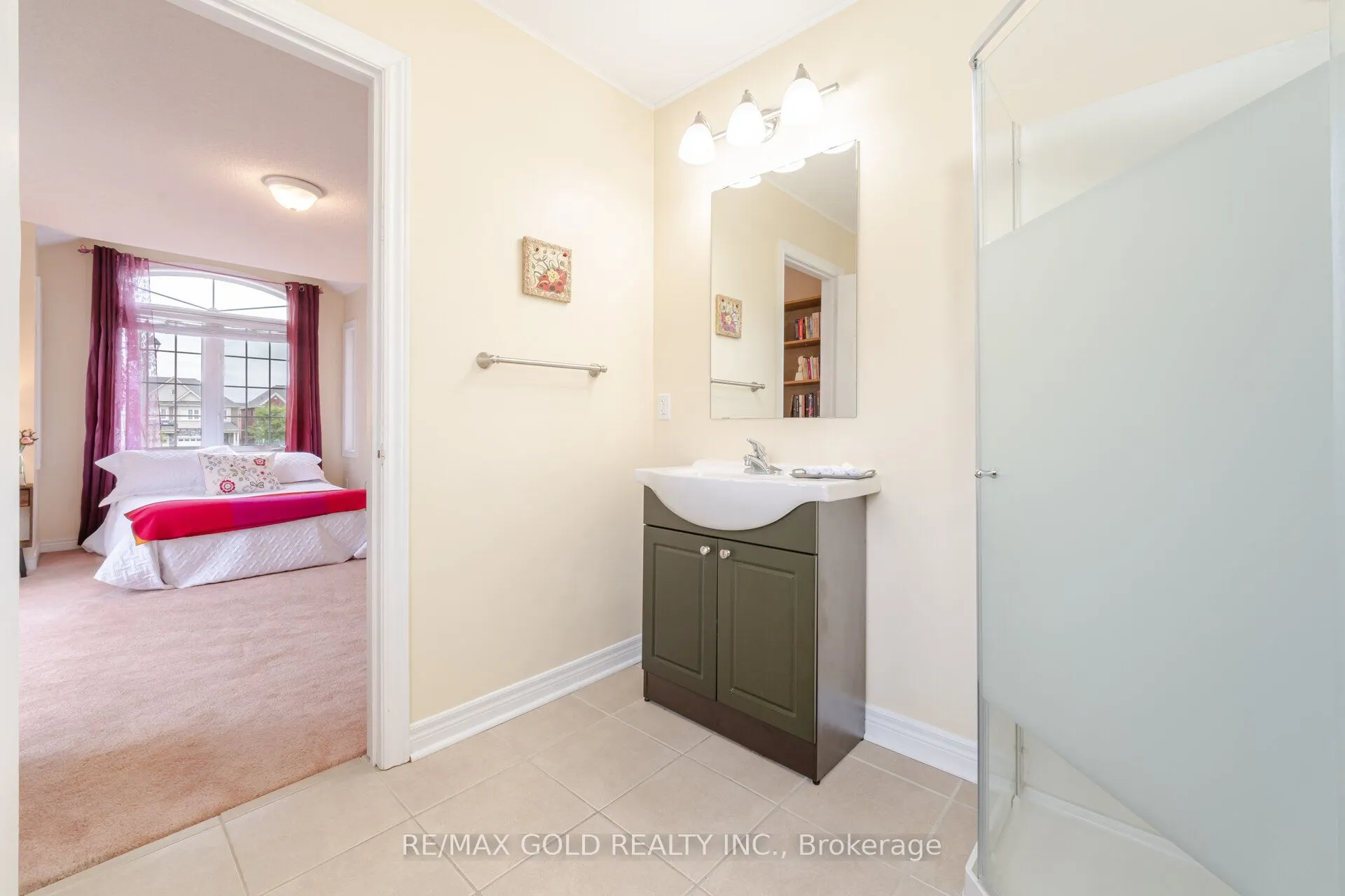 16 Larkberry Road