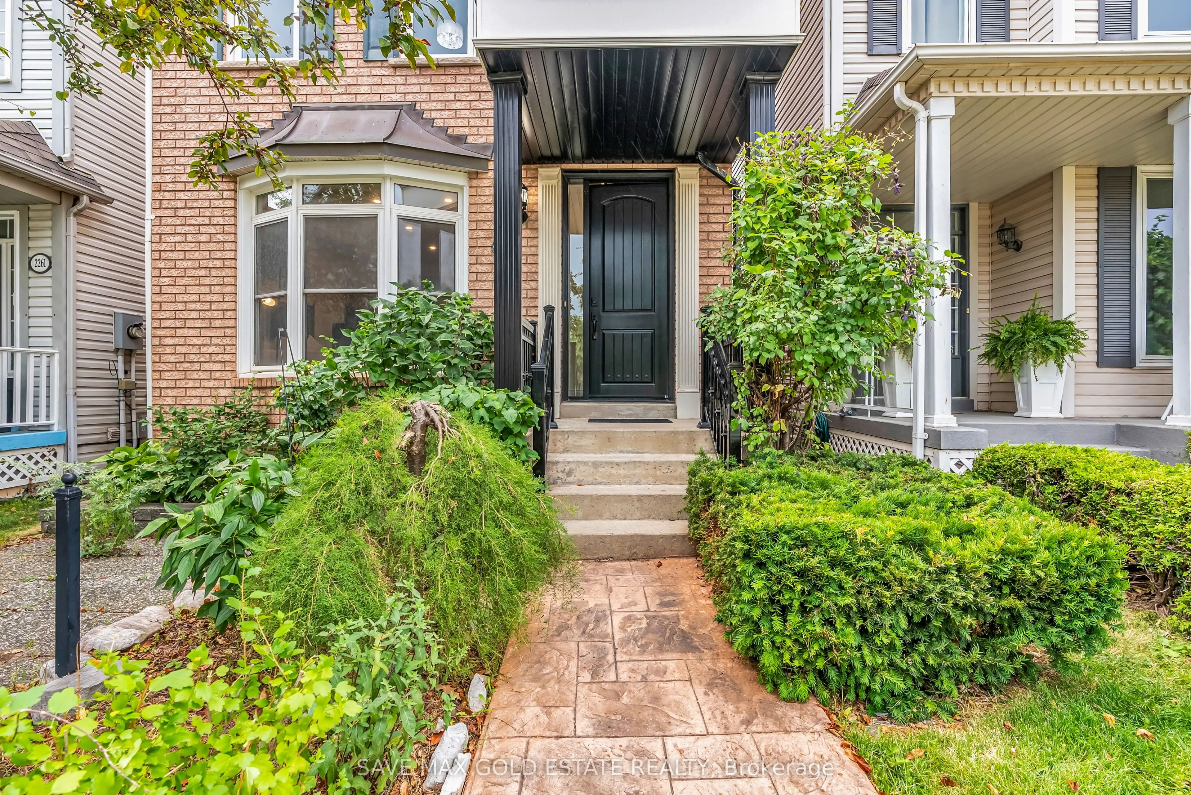 2259 Meadowland Drive N