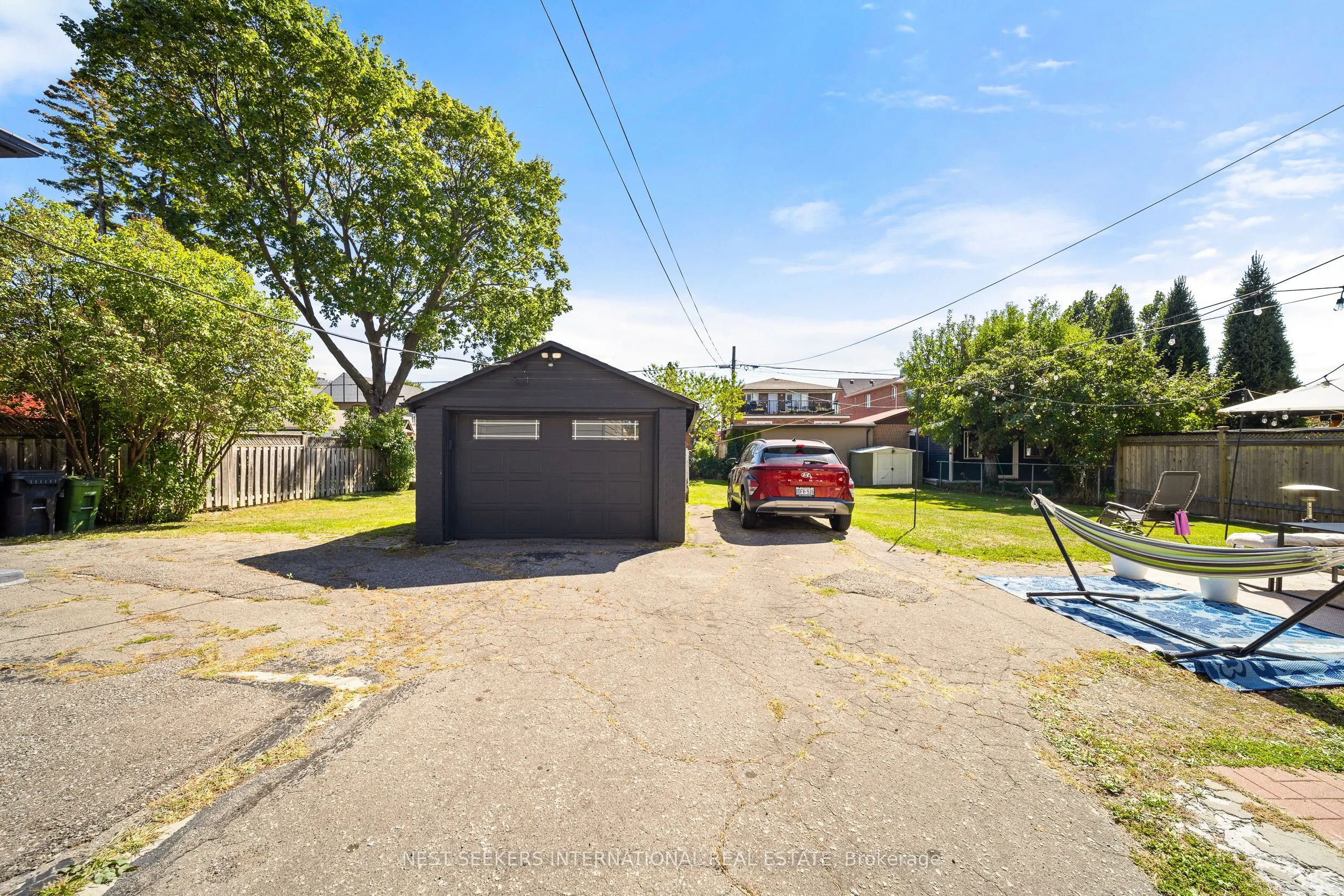 905 & 907 Glencairn Avenue
