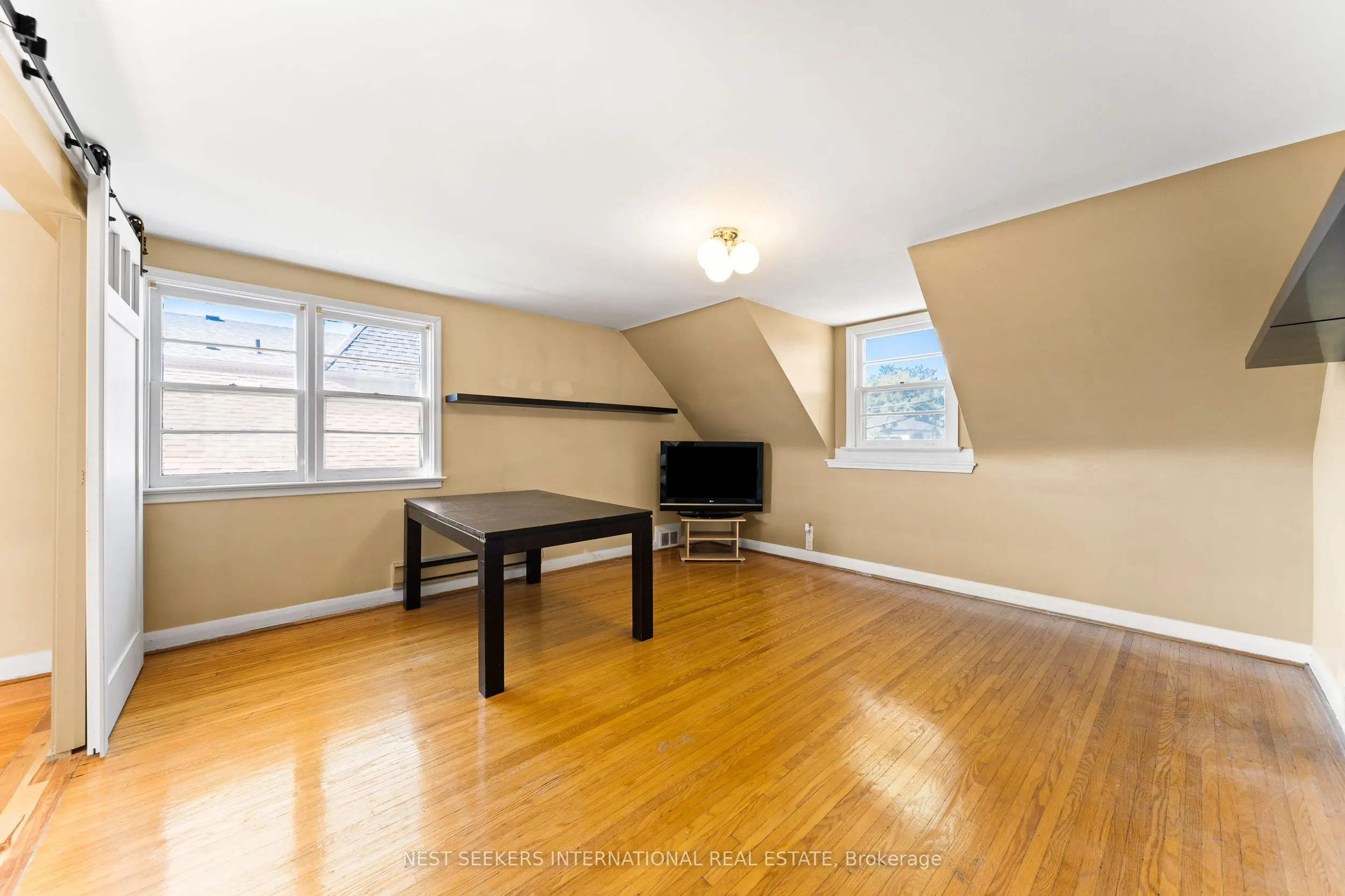 905 & 907 Glencairn Avenue