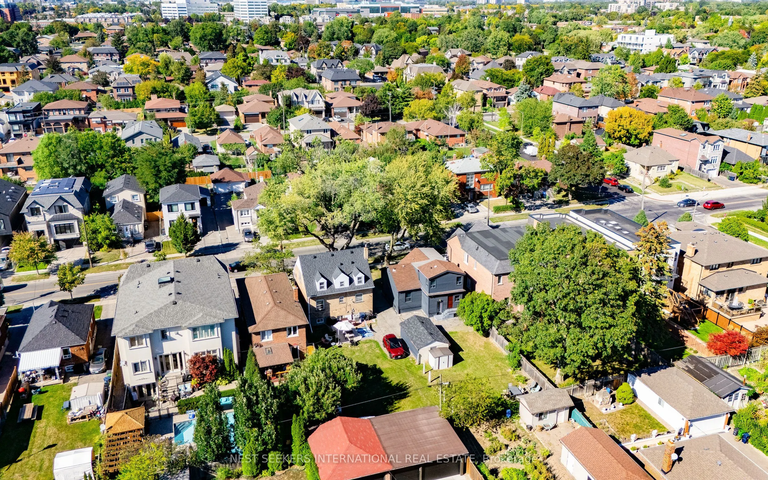 905 & 907 Glencairn Avenue