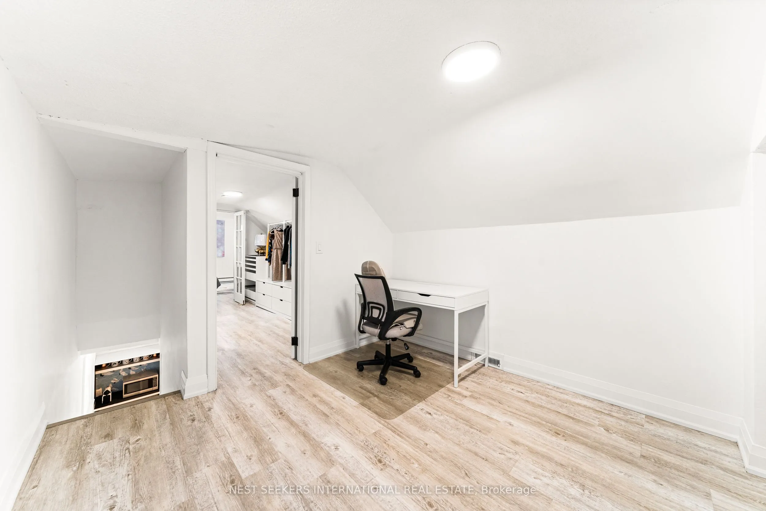 905 & 907 Glencairn Avenue