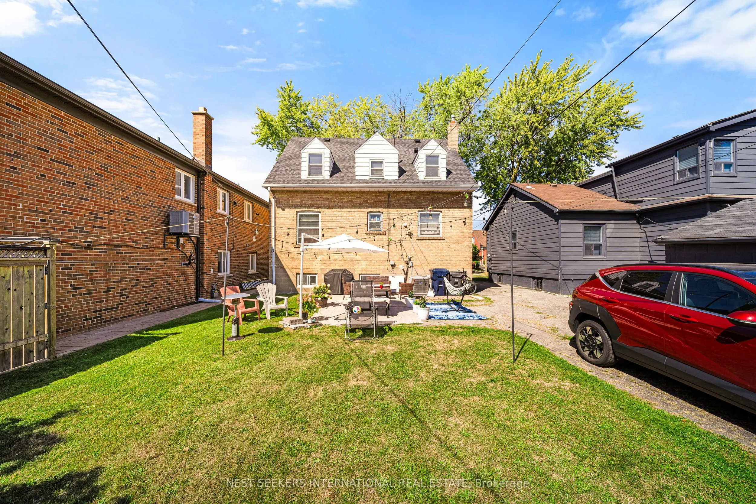 905 & 907 Glencairn Avenue
