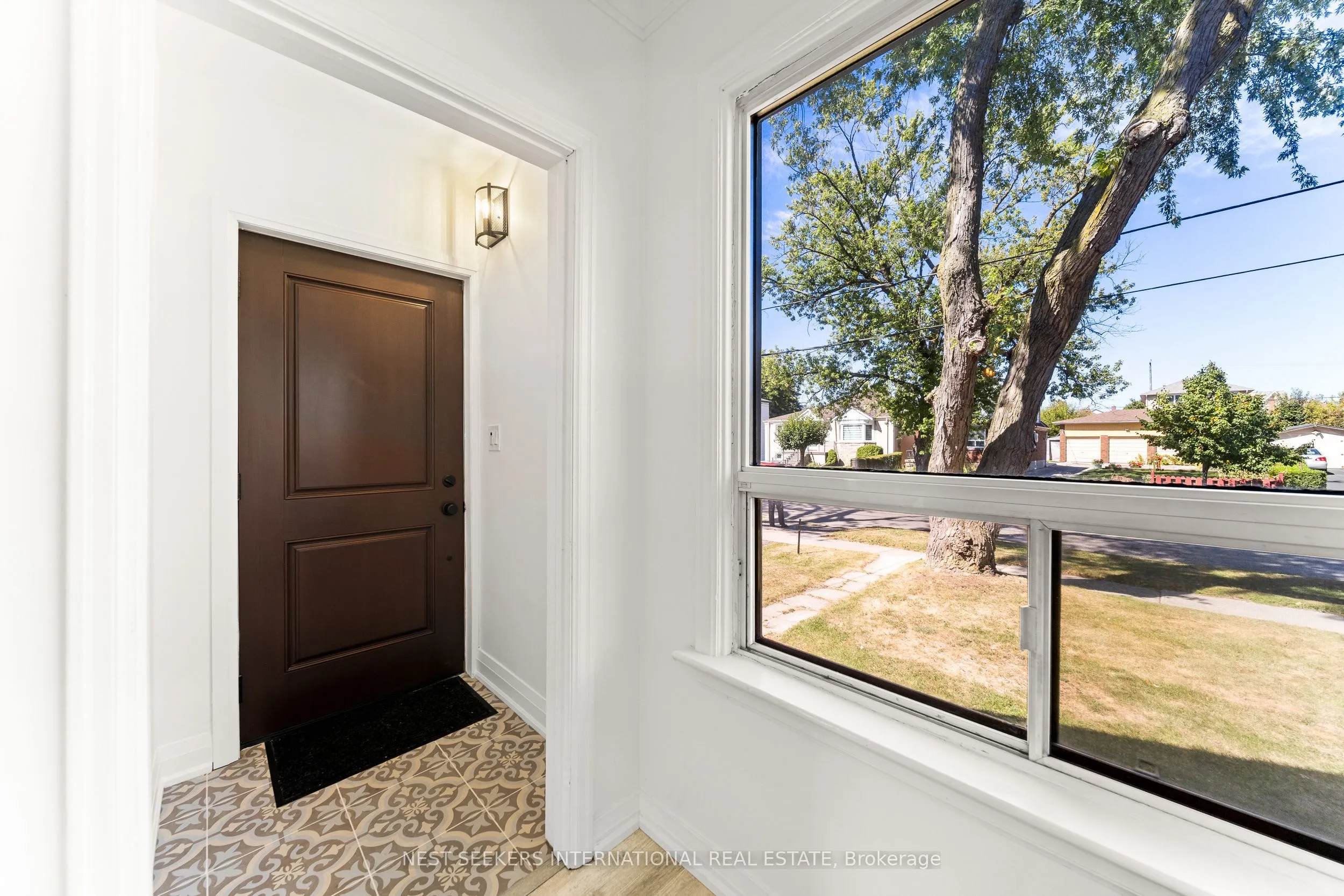 905 & 907 Glencairn Avenue