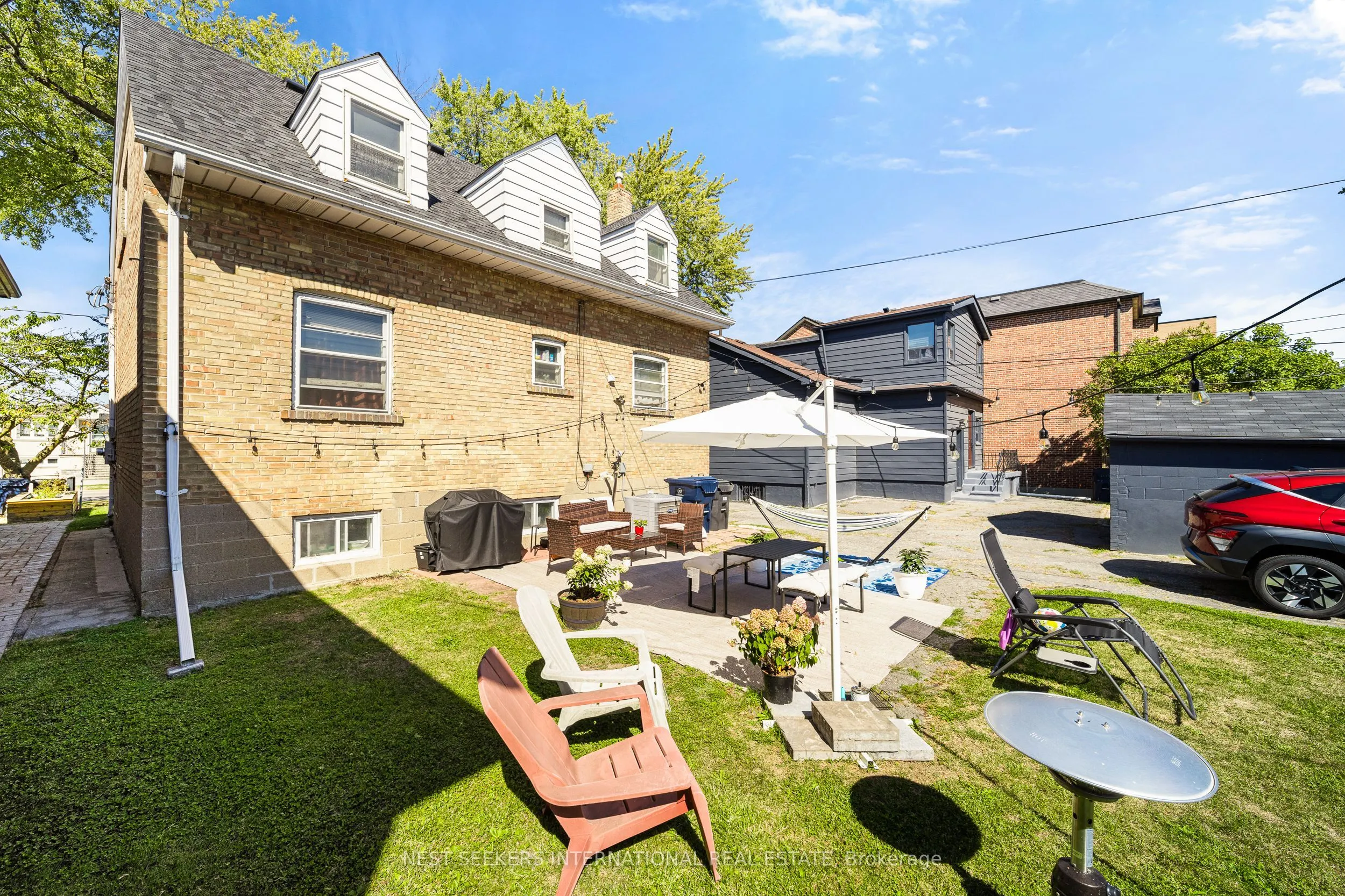 905 & 907 Glencairn Avenue