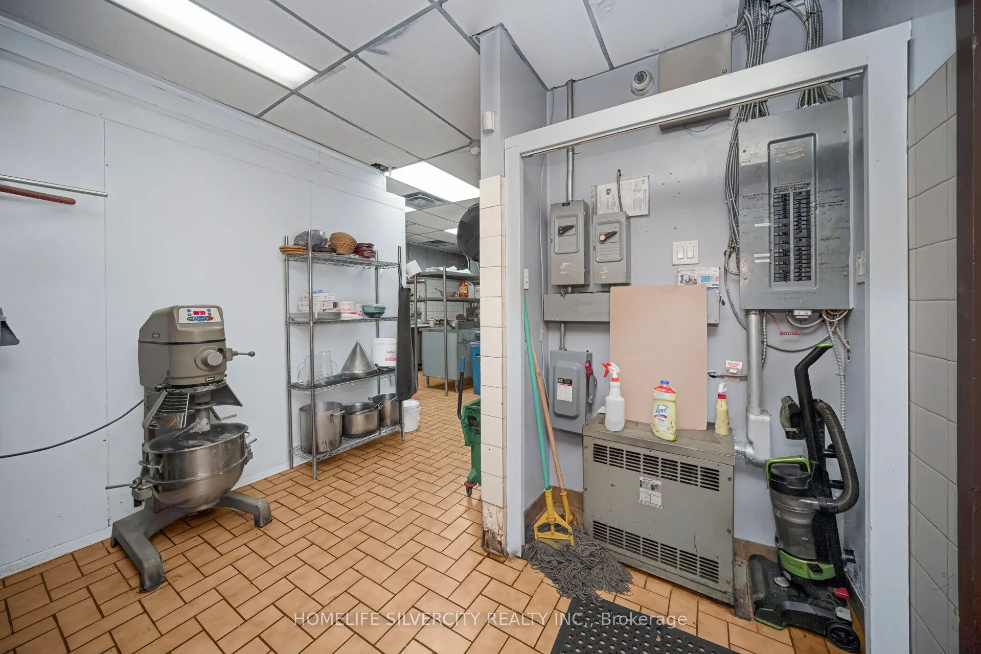 18 King Street E, #15