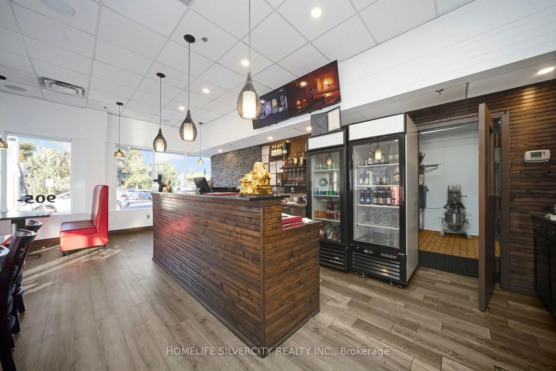 18 King Street E, #15