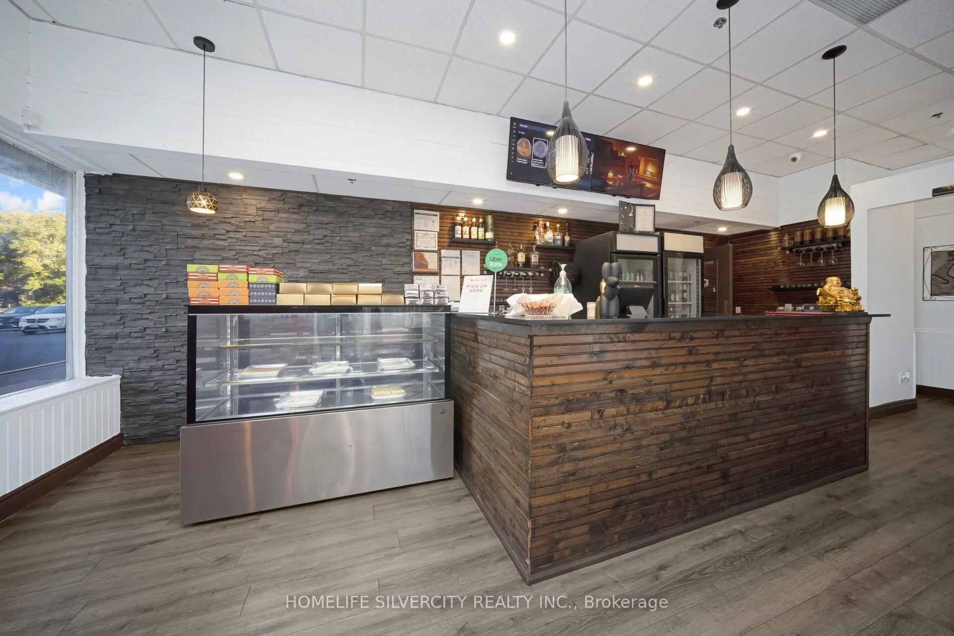 18 King Street E, #15