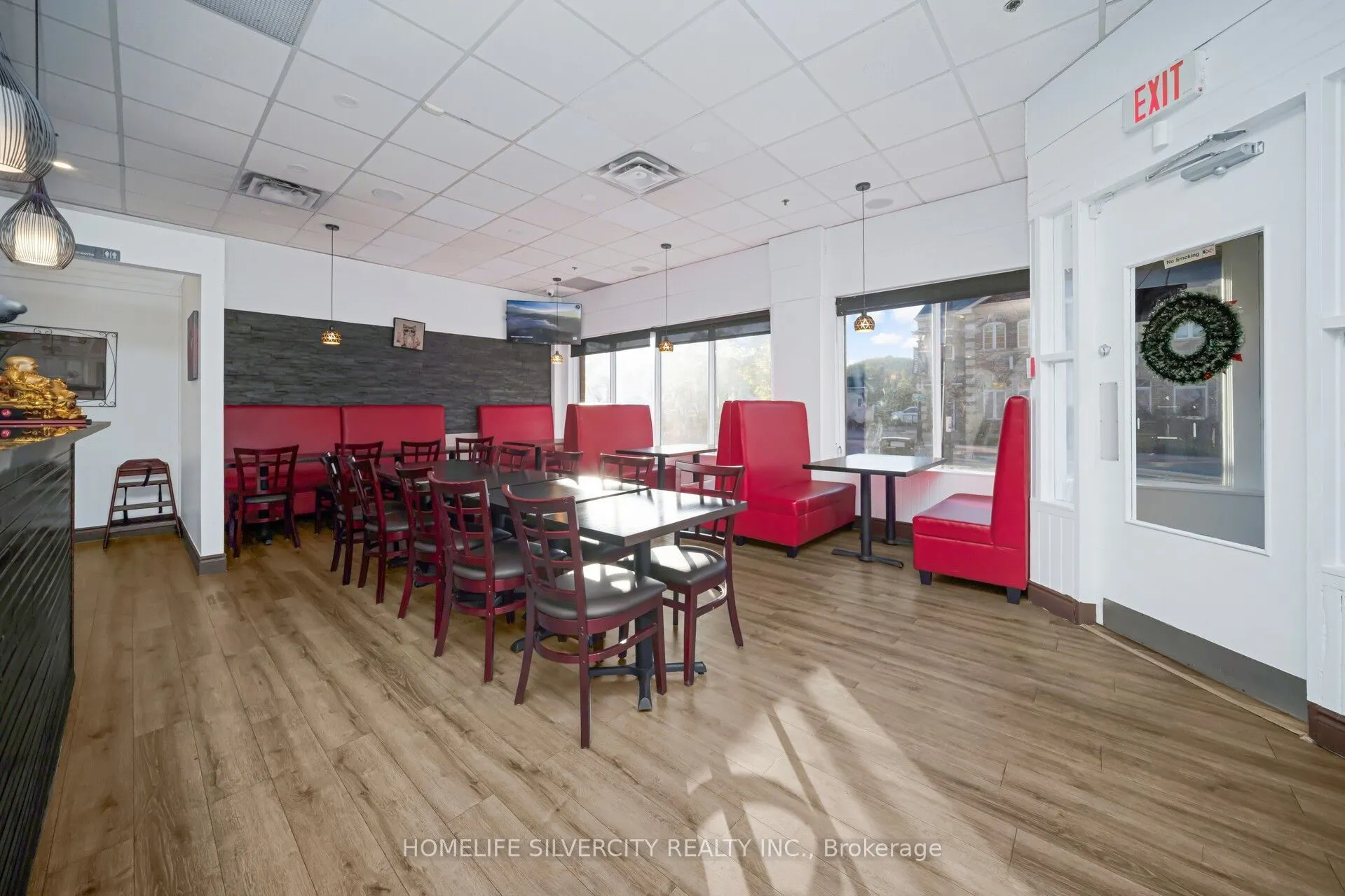 18 King Street E, #15