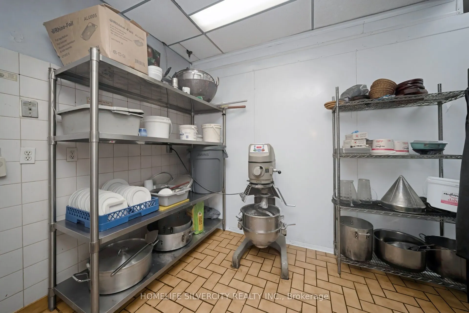 18 King Street E, #15
