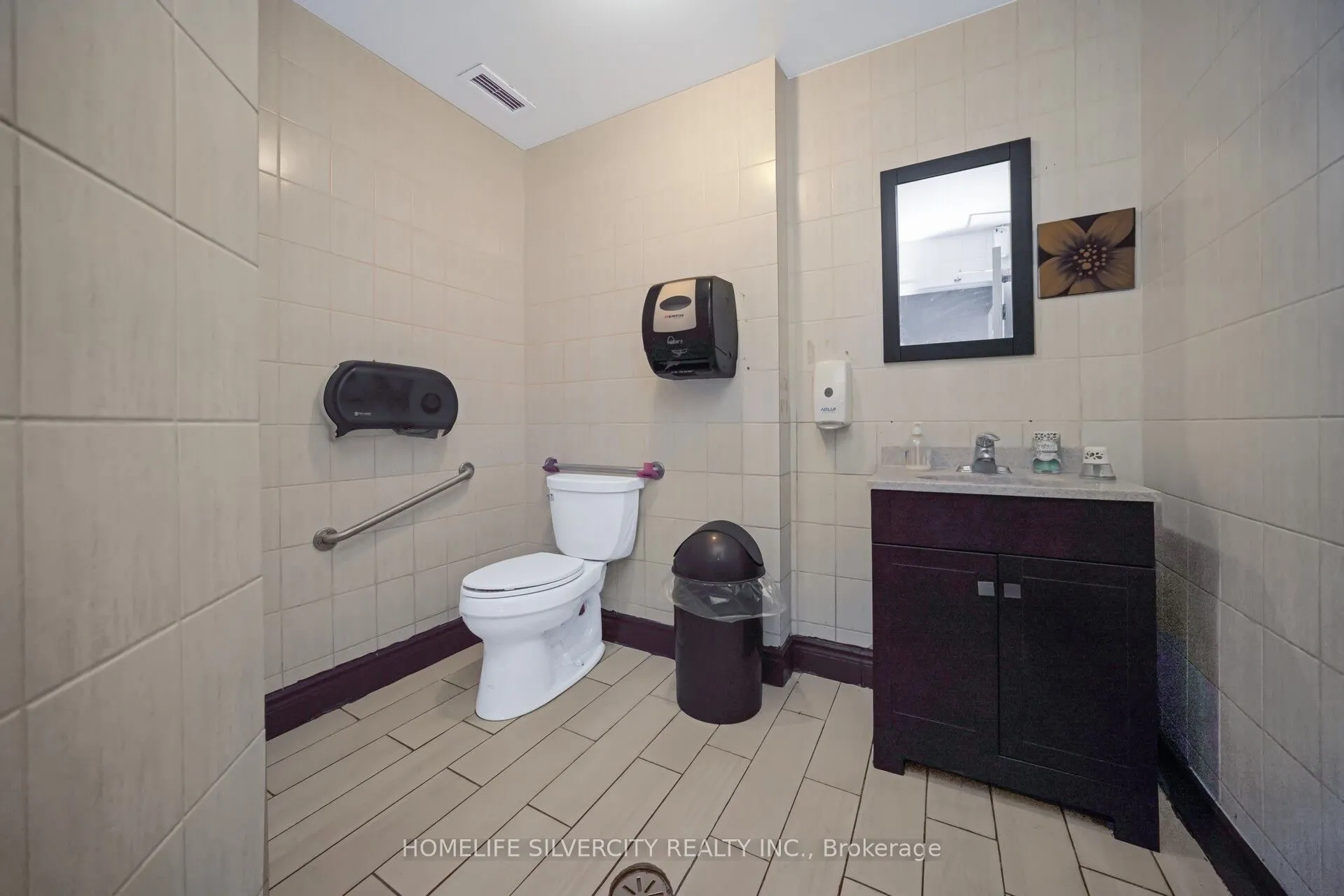 18 King Street E, #15