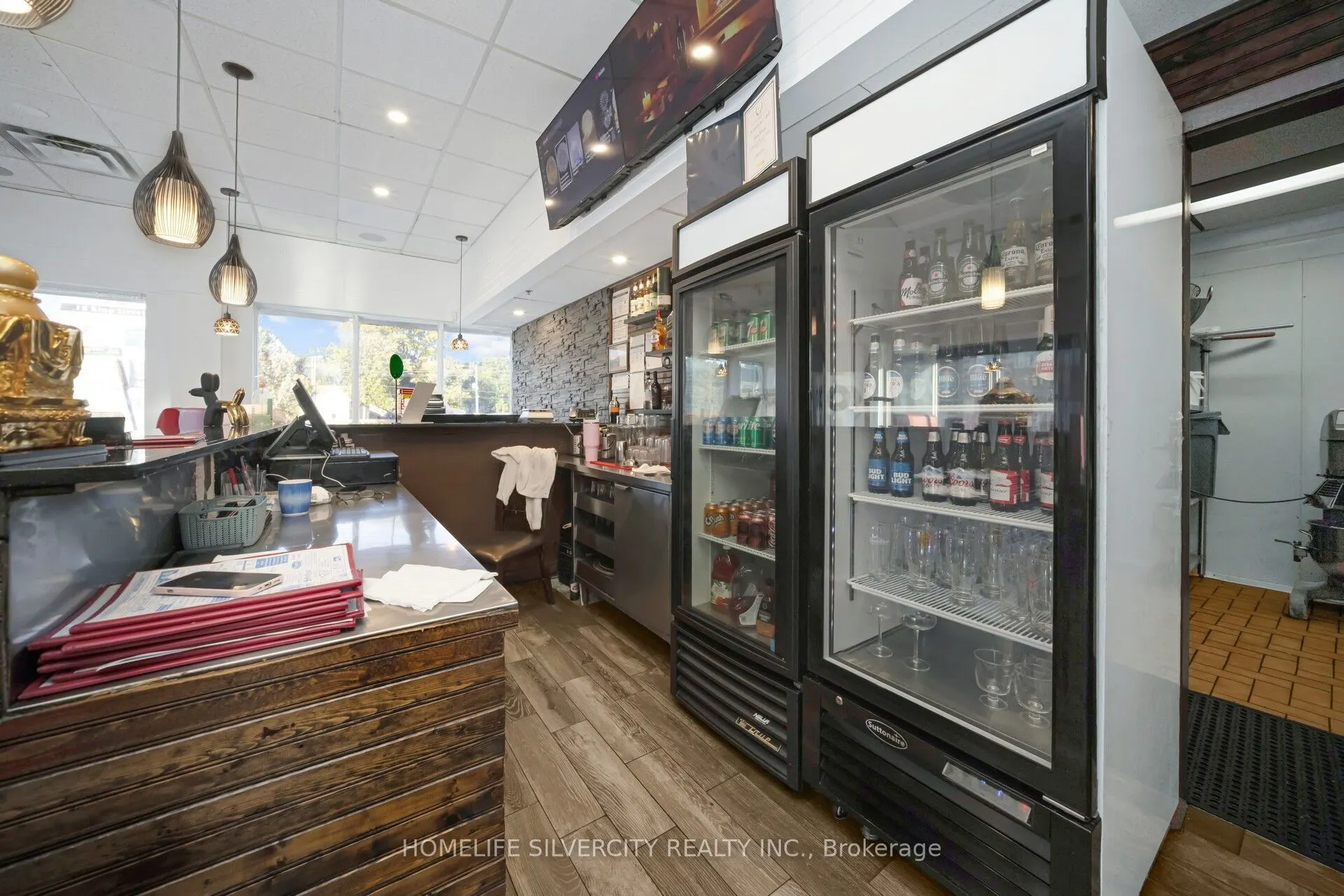 18 King Street E, #15