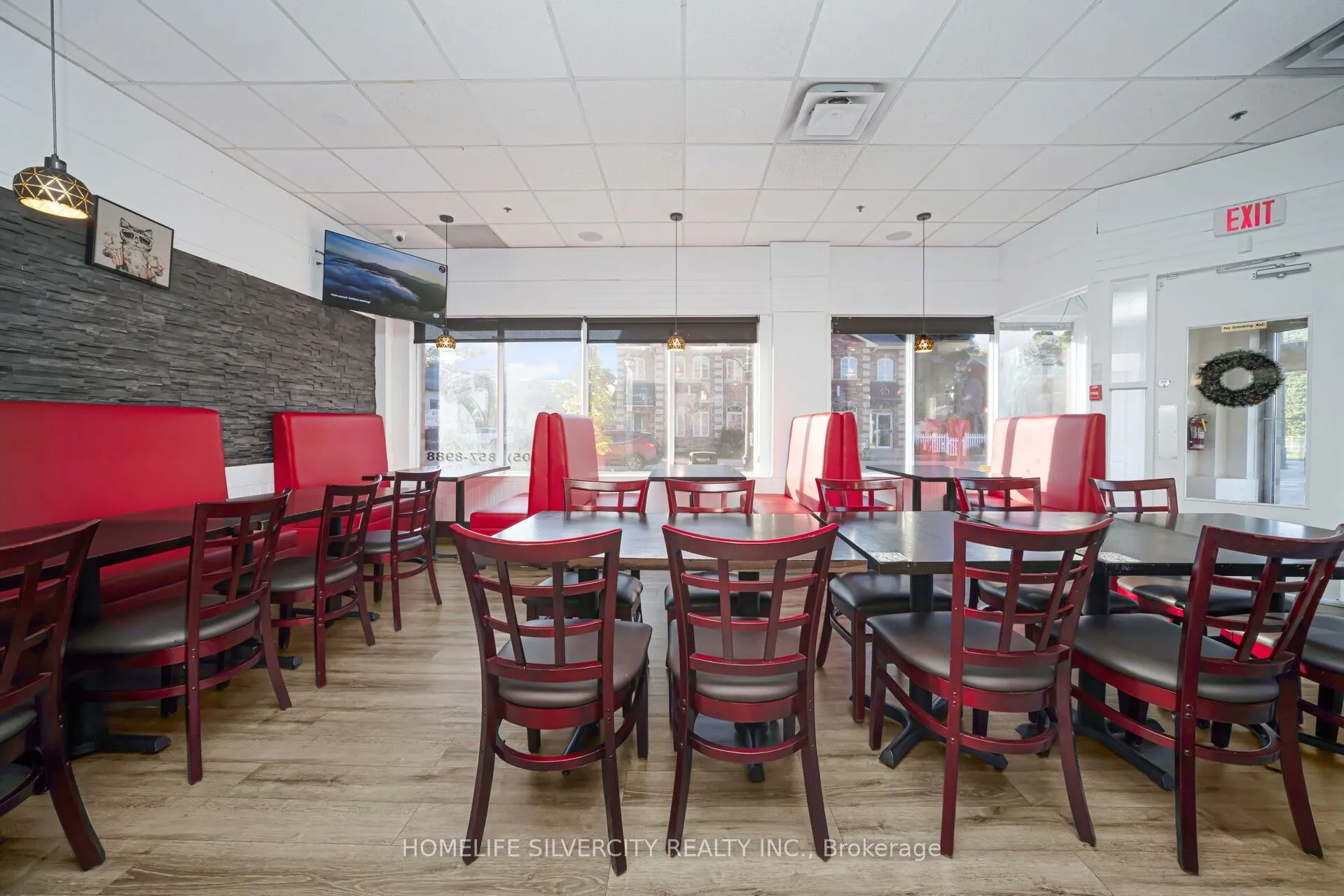18 King Street E, #15