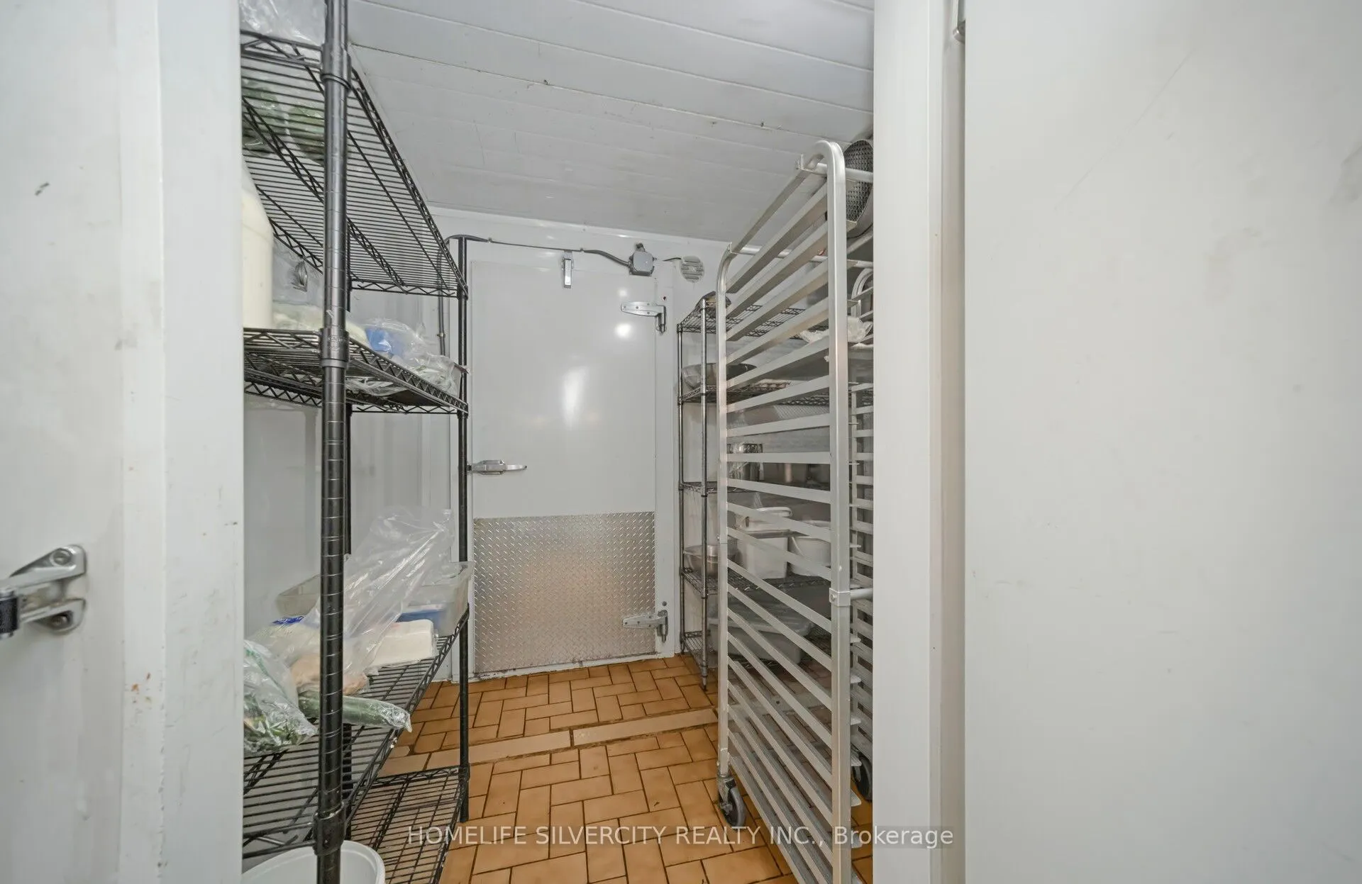 18 King Street E, #15