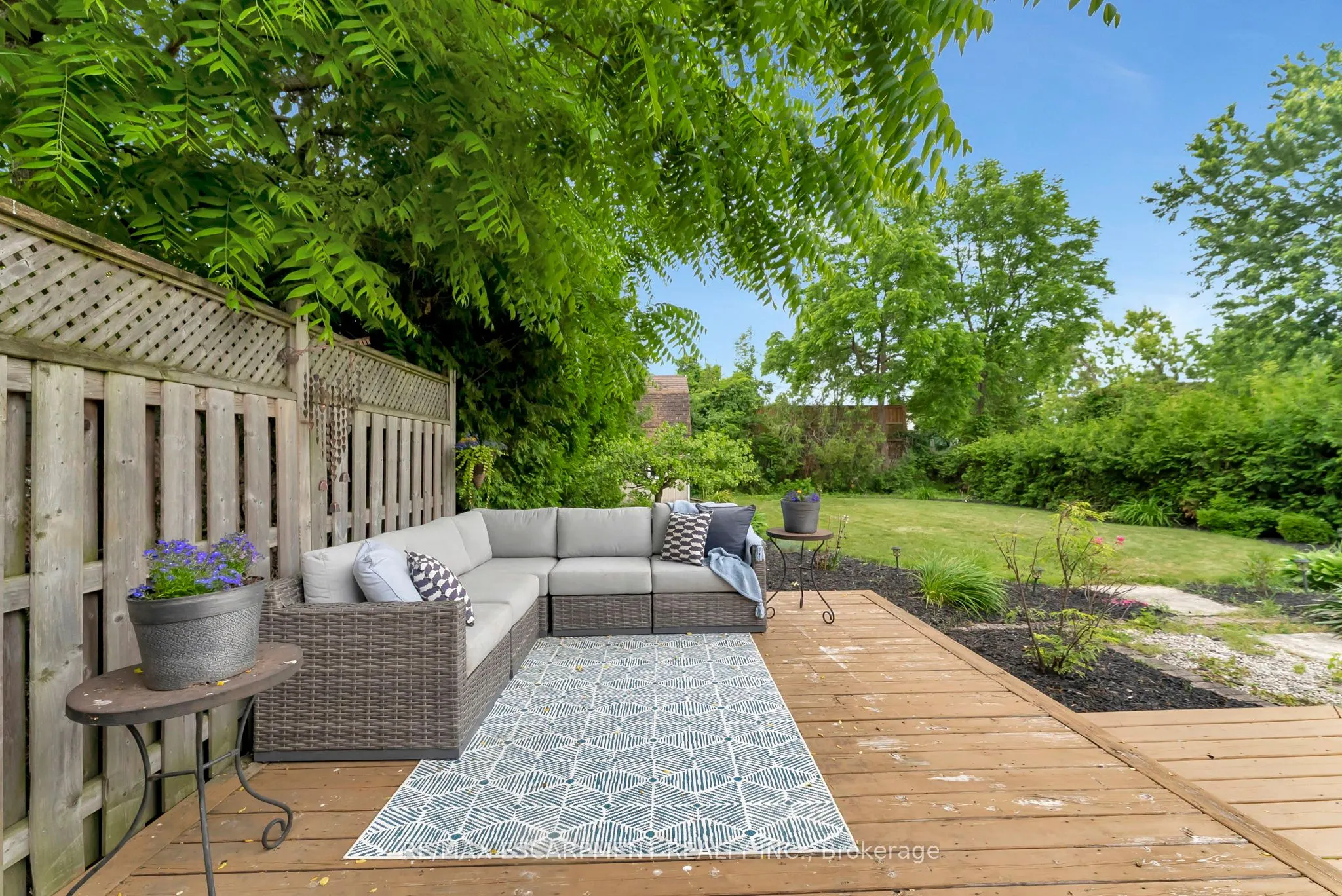 2387 Glenwood School Drive