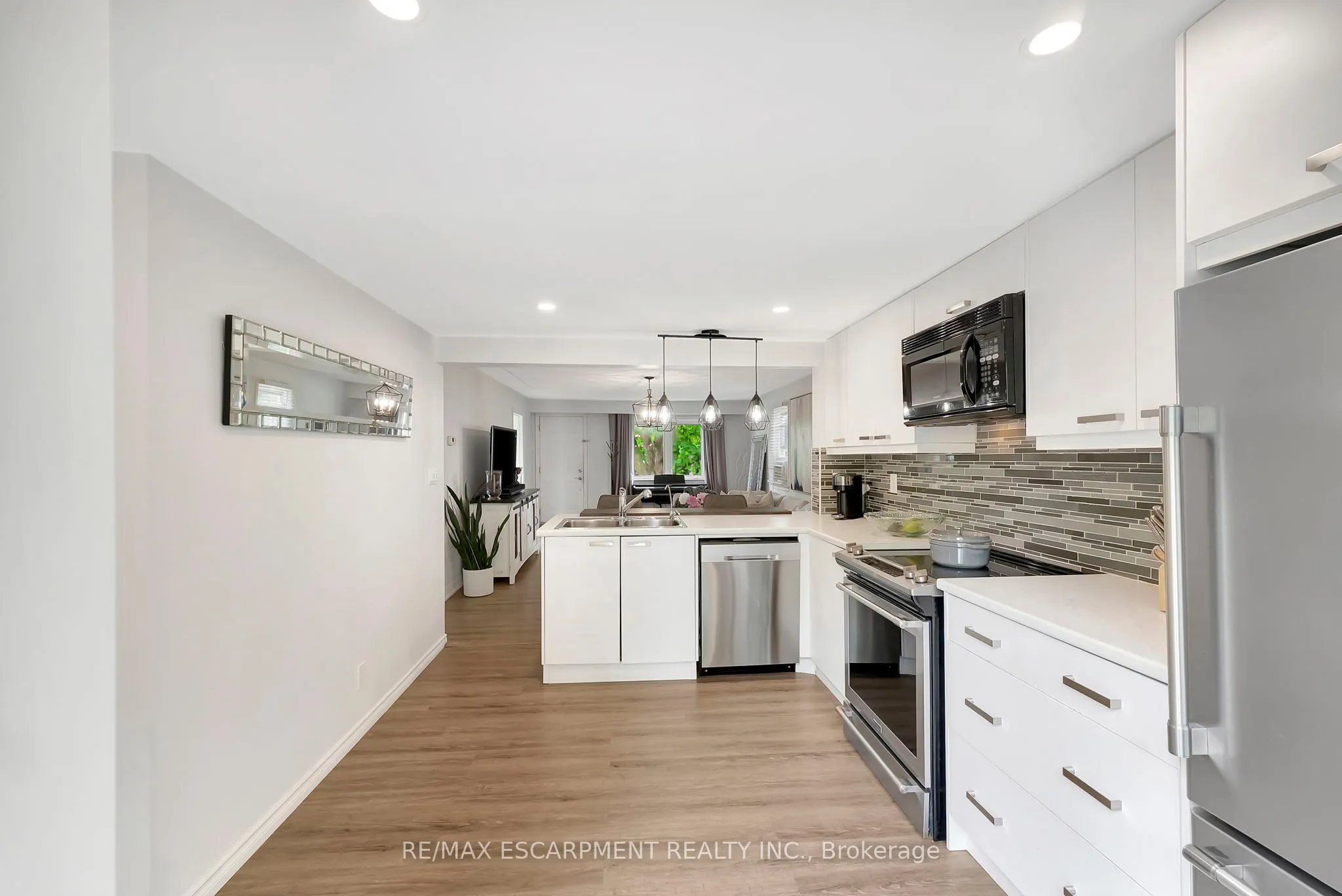 2387 Glenwood School Drive