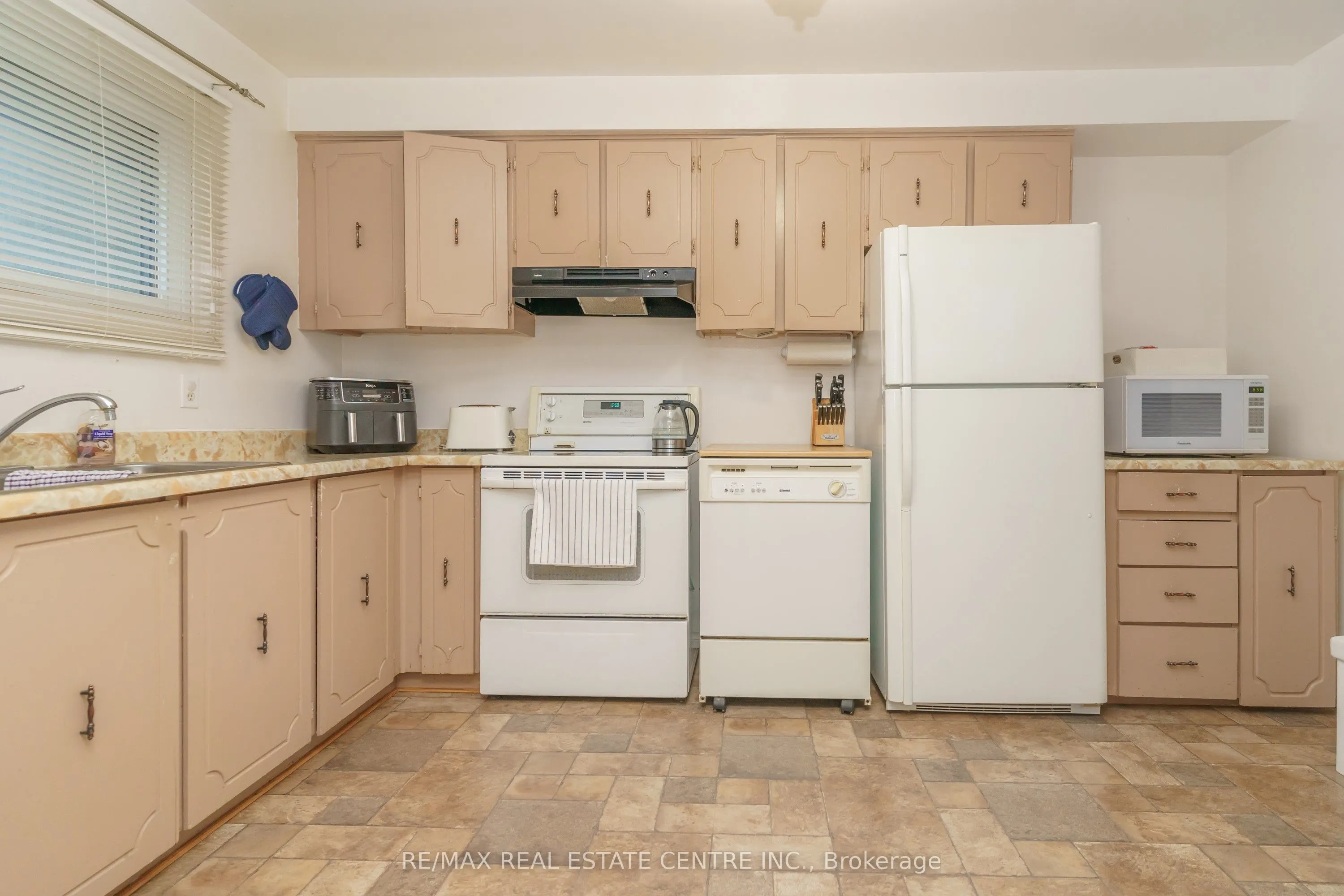 143 Ashton Crescent, #143