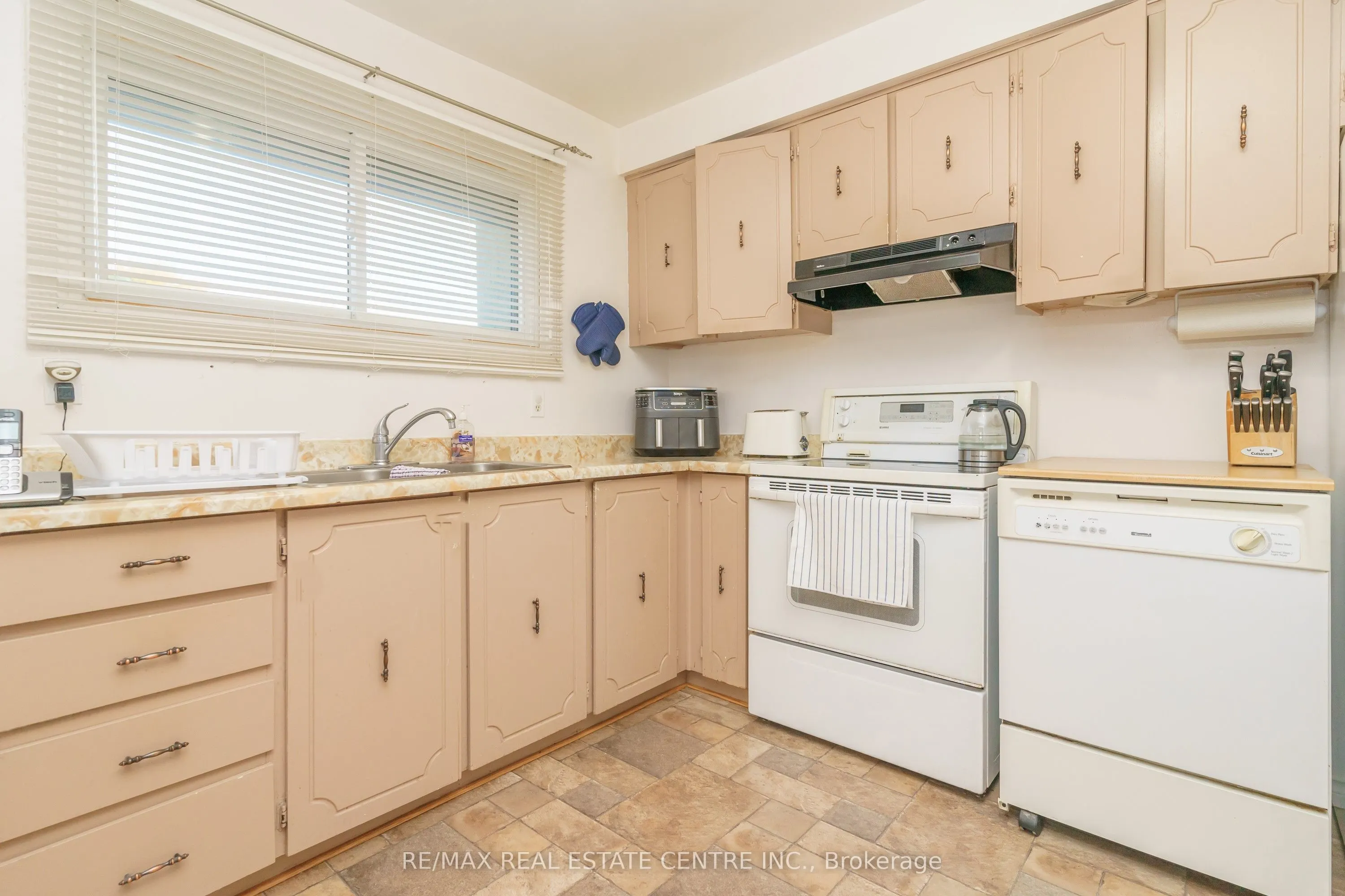 143 Ashton Crescent, #143