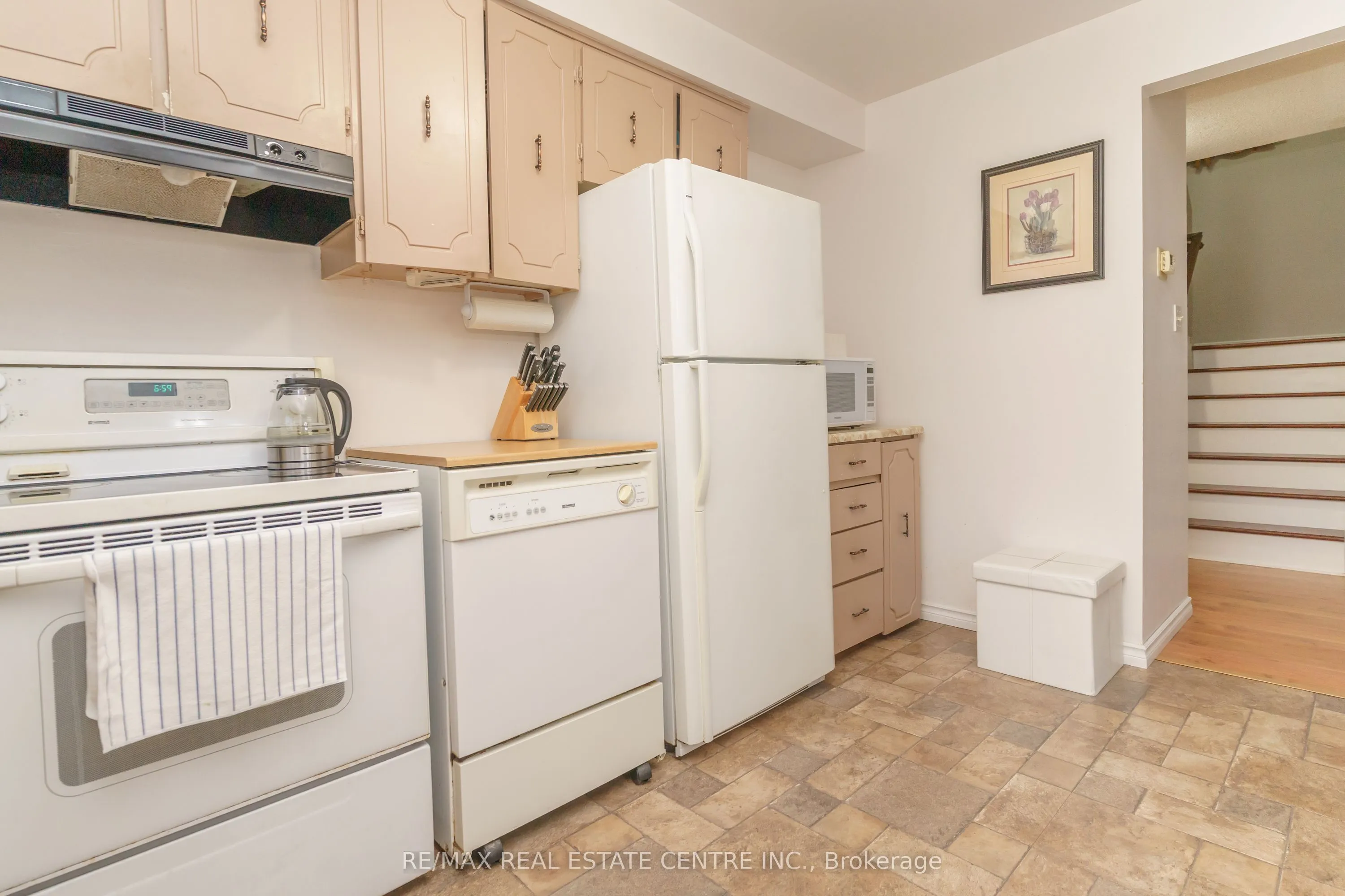 143 Ashton Crescent, #143