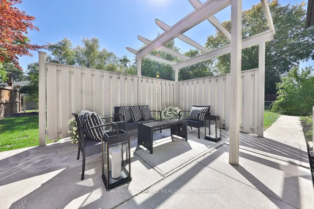 36 Laurelwood Crescent