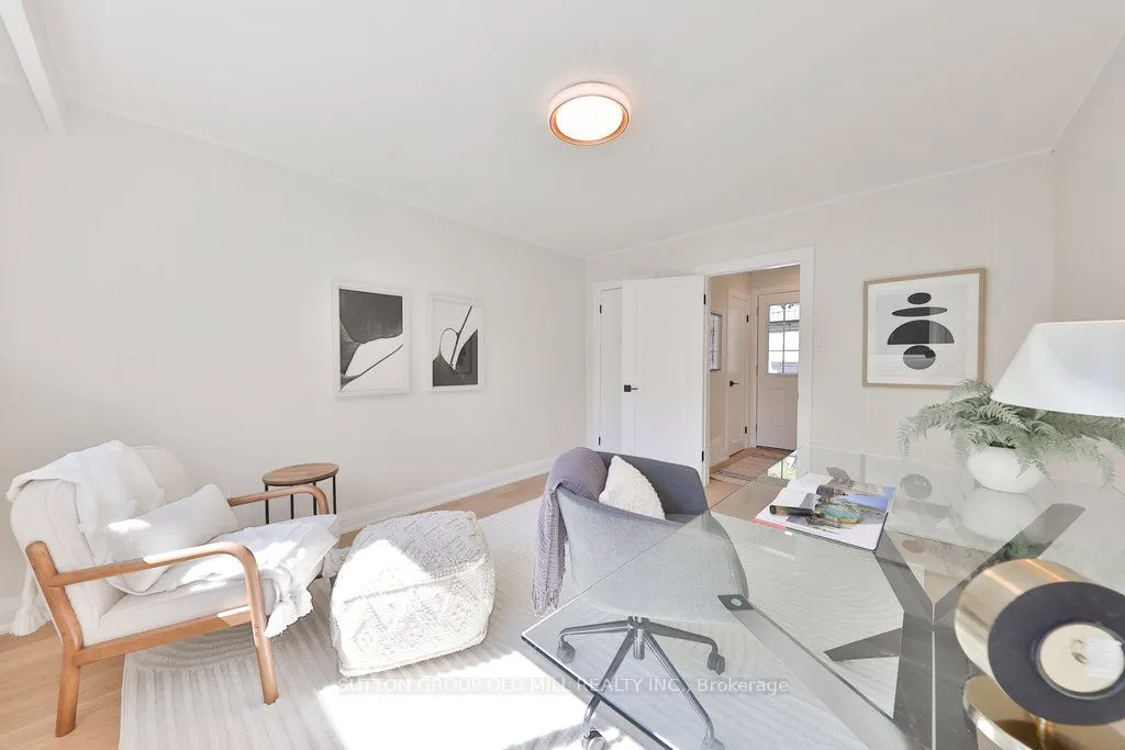 36 Laurelwood Crescent