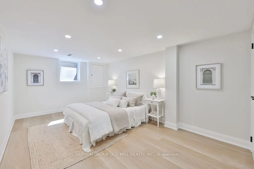 36 Laurelwood Crescent