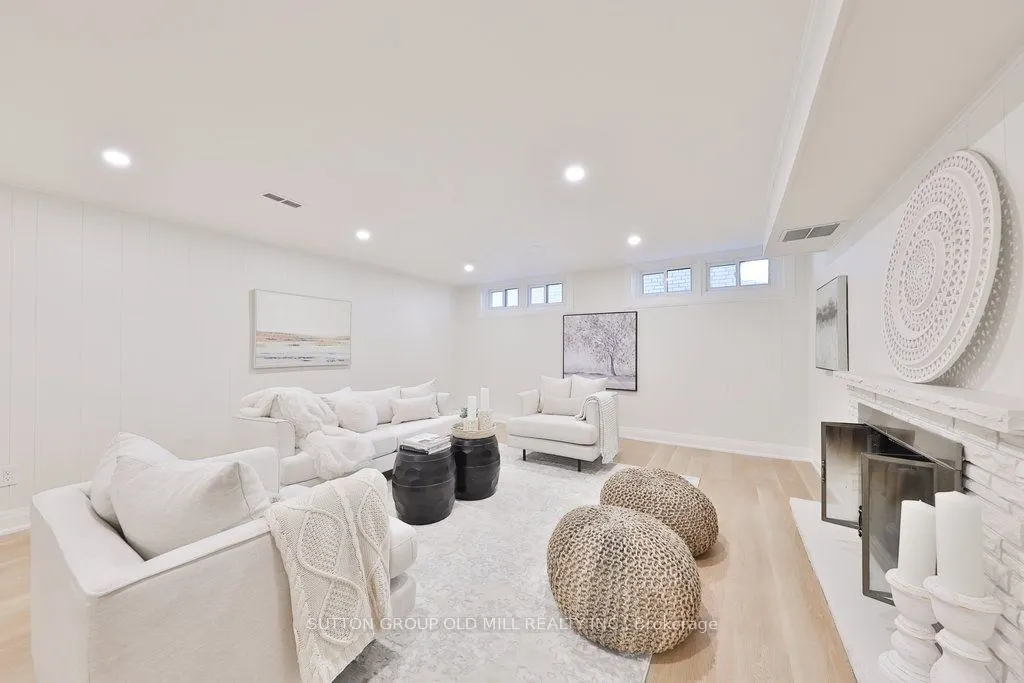 36 Laurelwood Crescent